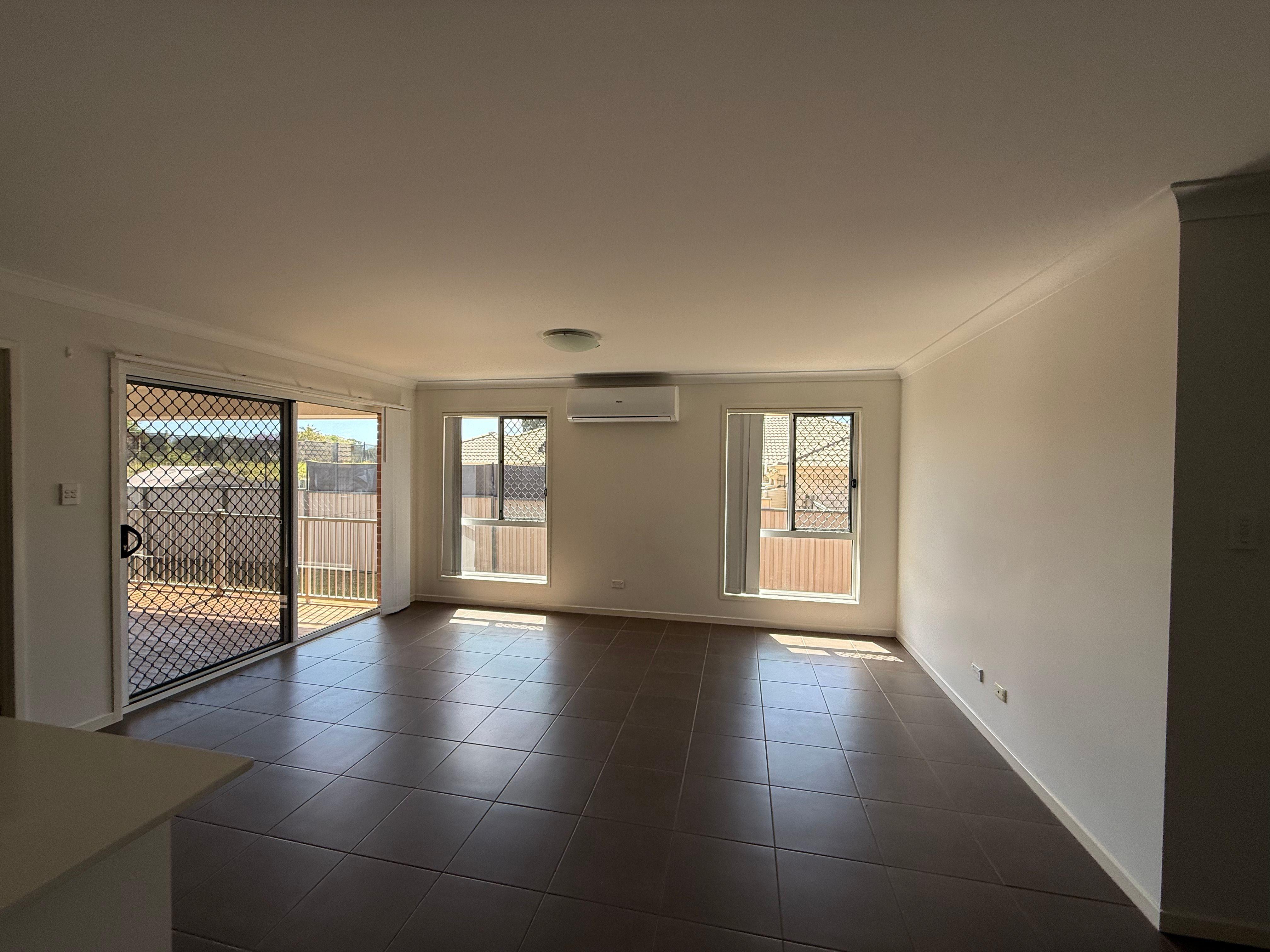 3-Bedroom Family Home with Big Yard in Beachmere