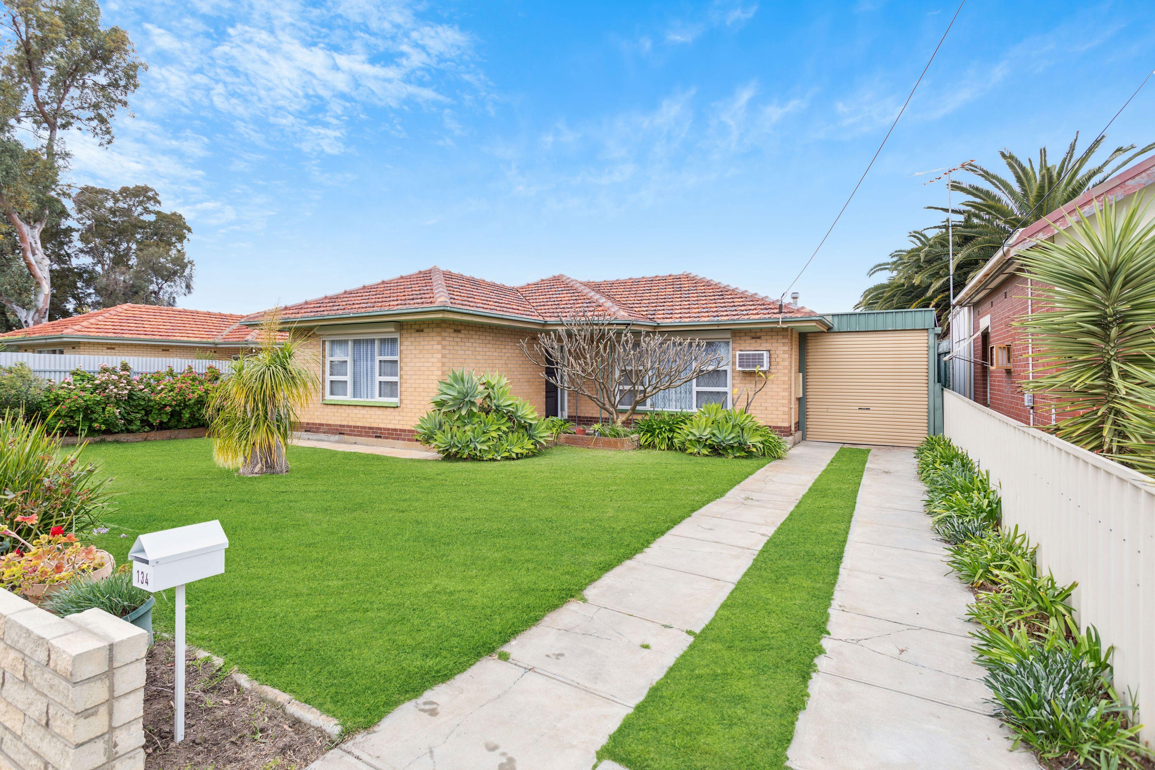 Prop-GPT: House: SA Osborne, SA 5017 Three bedroom home