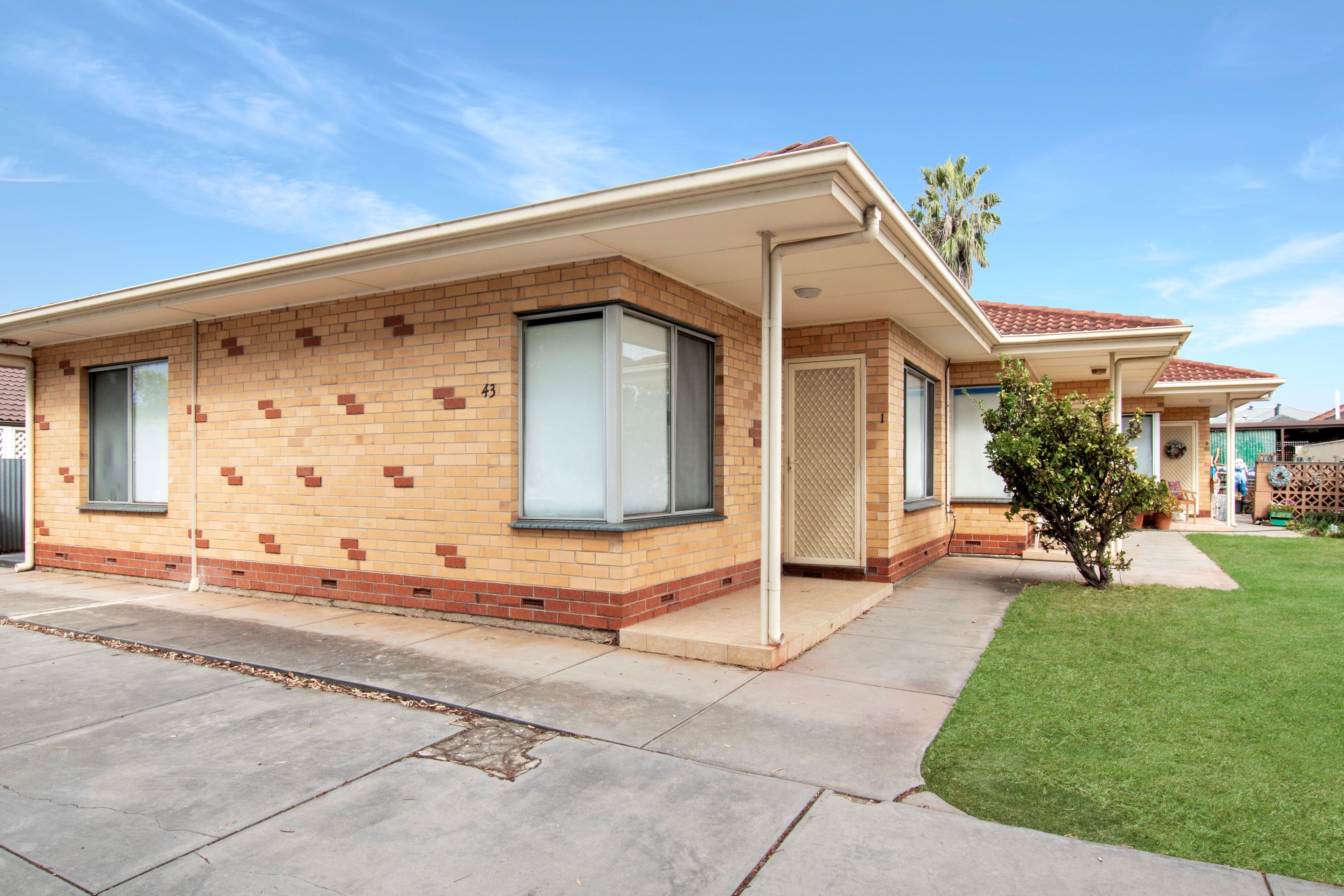 Prop-GPT: Unit: SA Henley Beach, SA 5022 Two Bedroom Homette in Small Group