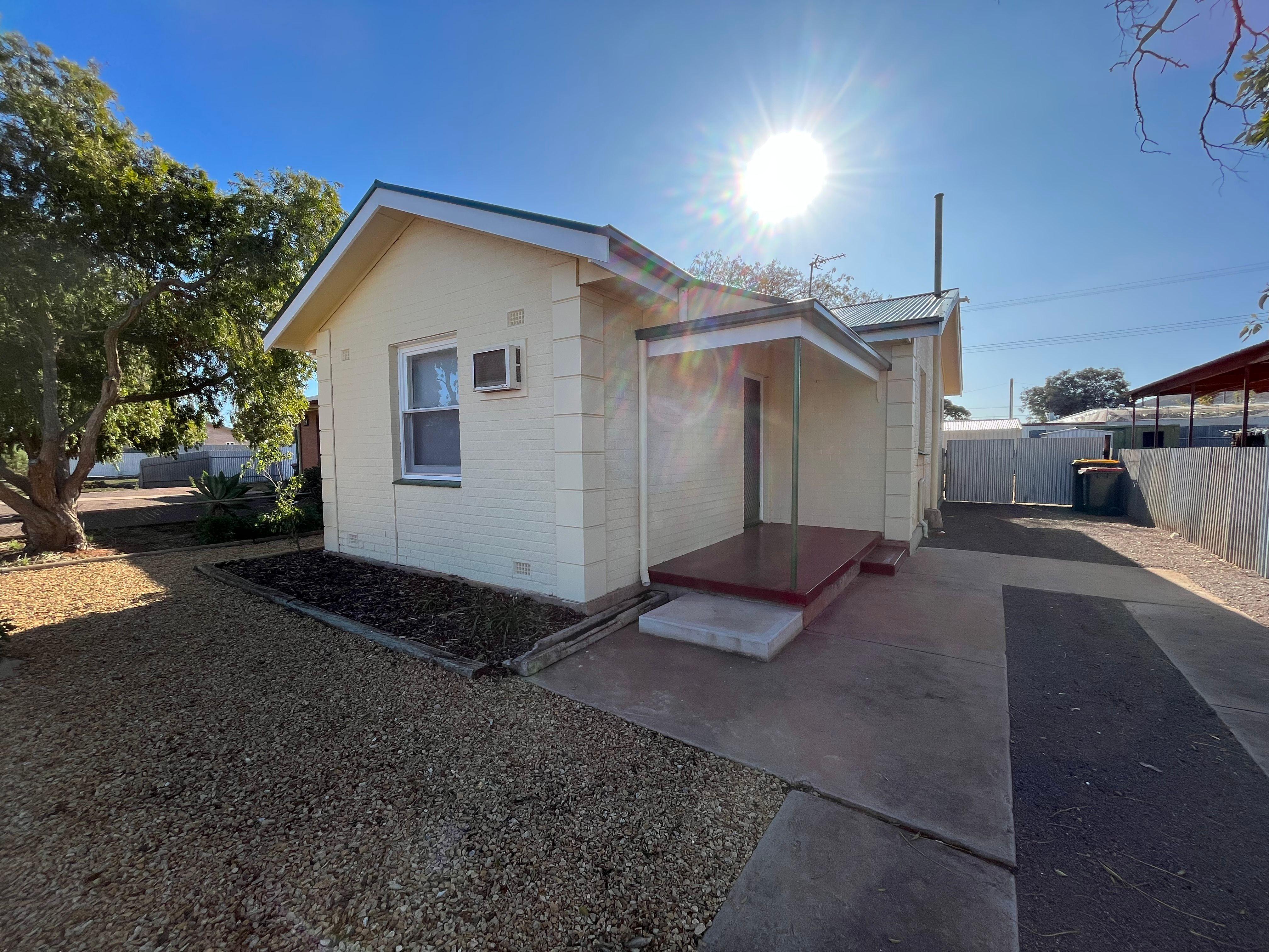 Prop-GPT: House: SA Whyalla Stuart, SA 5608 26 KNIGHT STREET, WHYALLA STUART