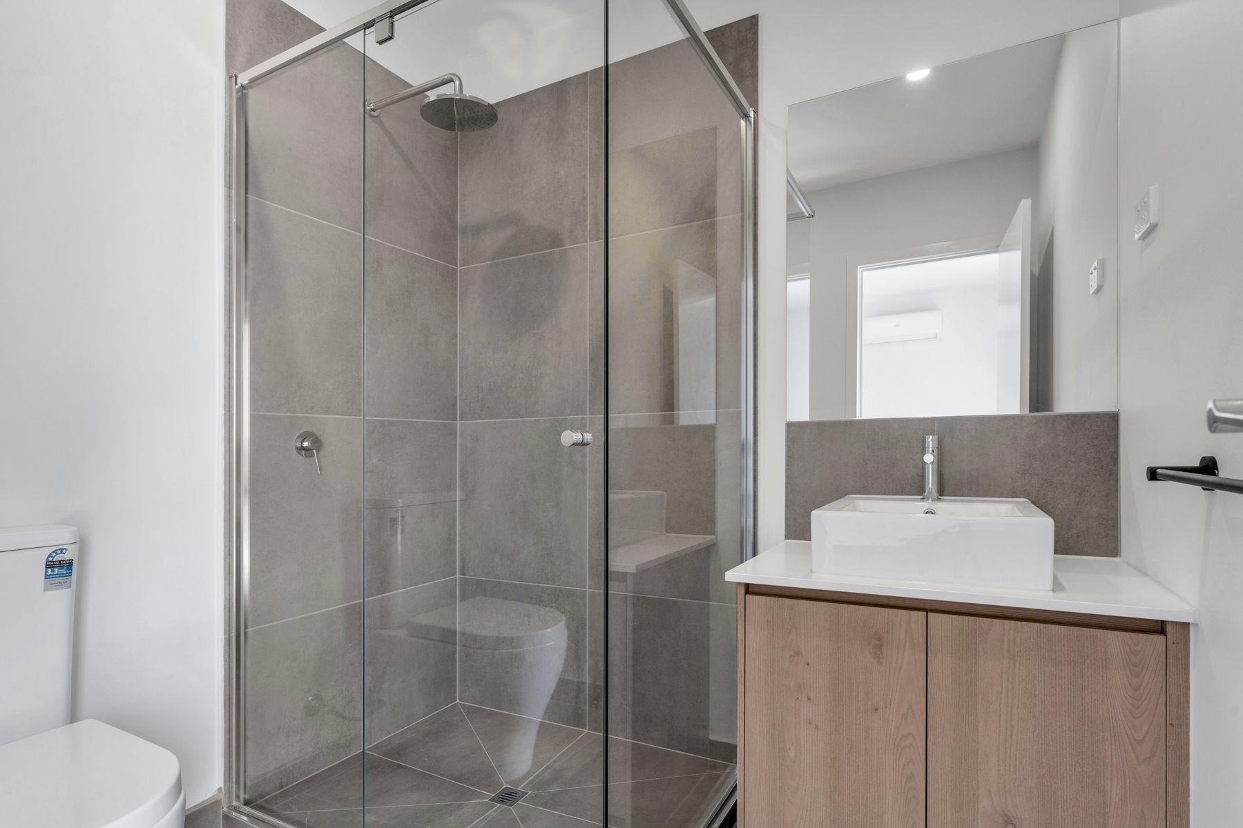 Contemporary Townhouse!