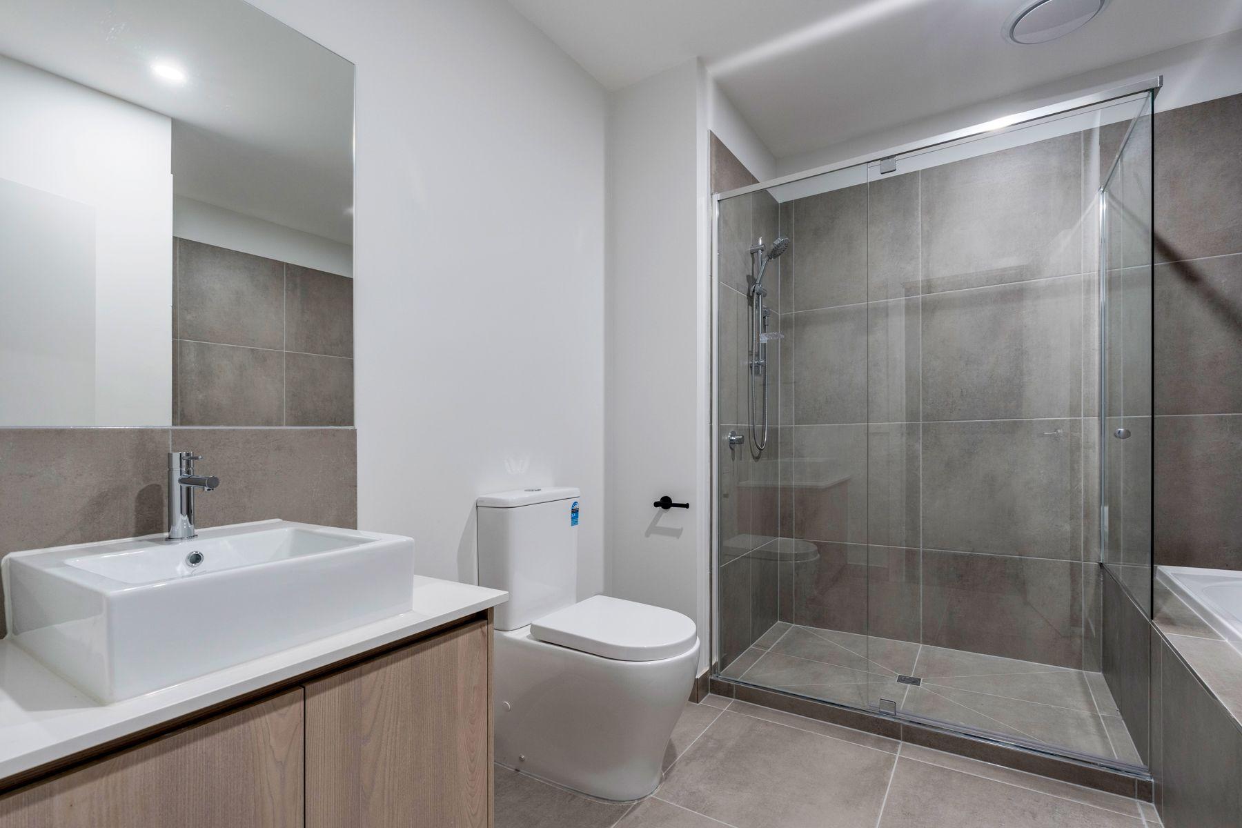 Contemporary Townhouse!