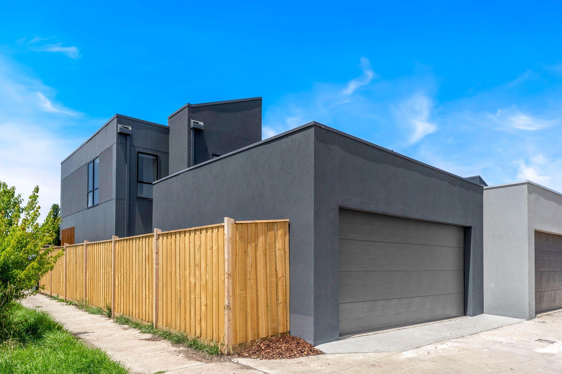 Contemporary Townhouse!