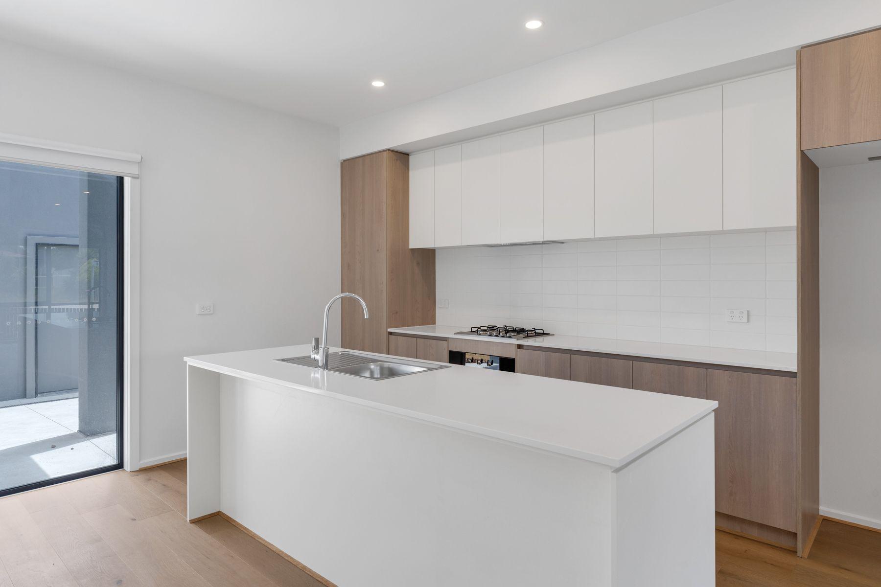 Contemporary Townhouse!