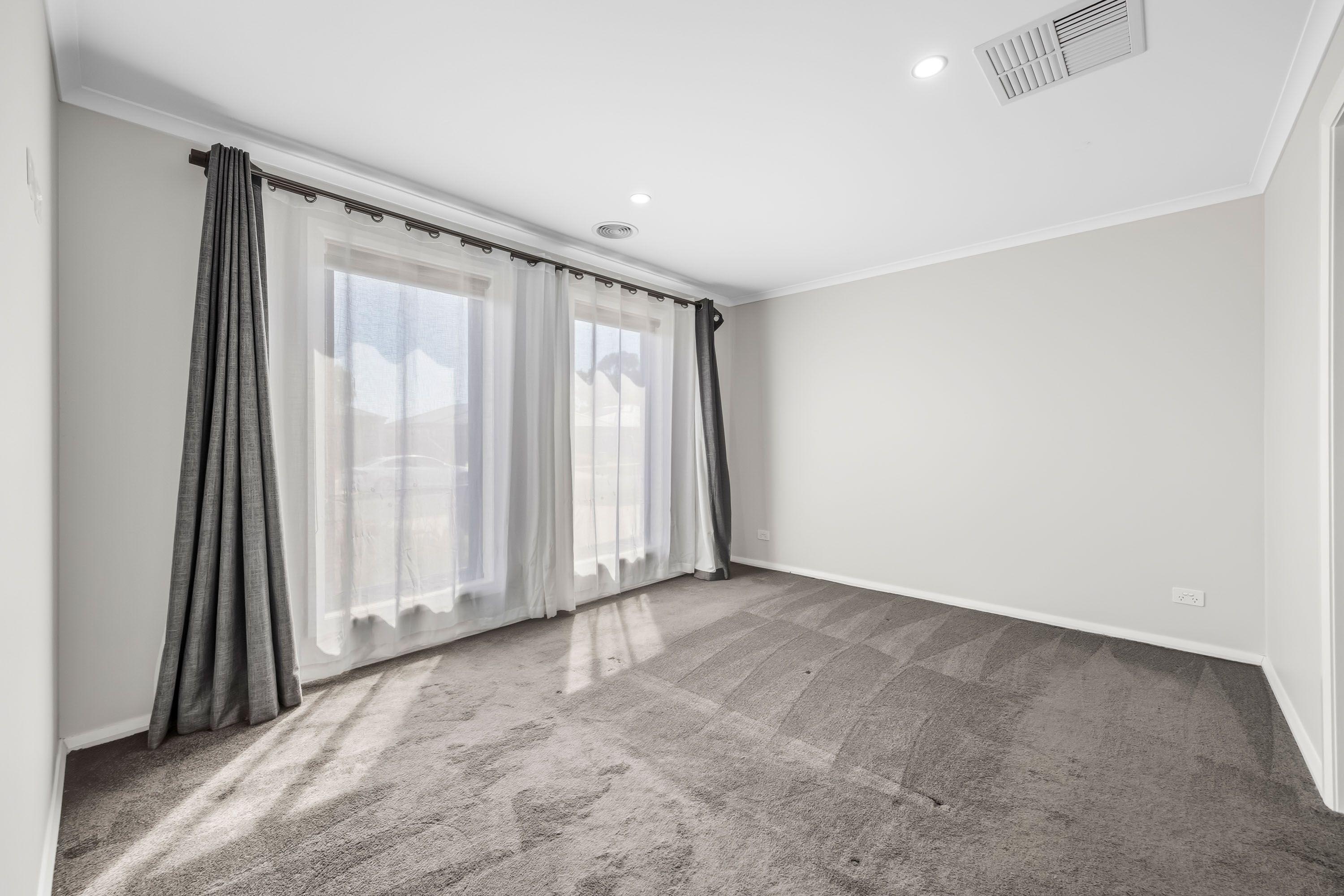 MODERN FAMILY LIVING IN MINERS REST