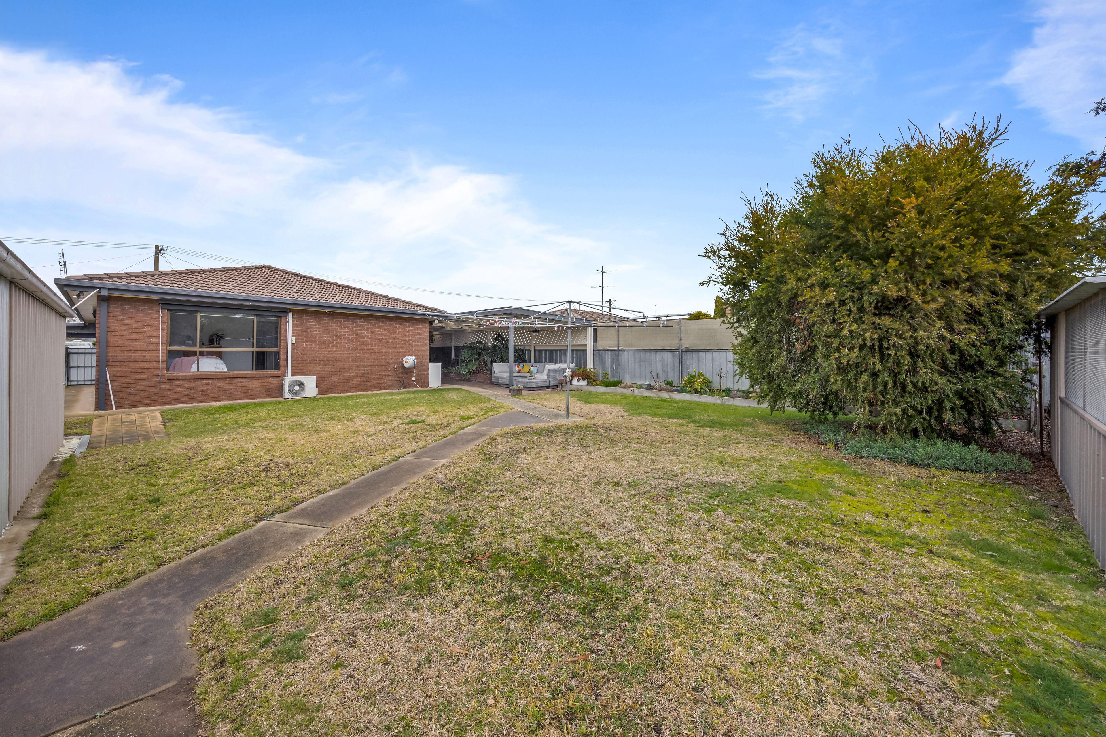 Stylish Family Living with Impressive Shedding and Outdoor Entertaining