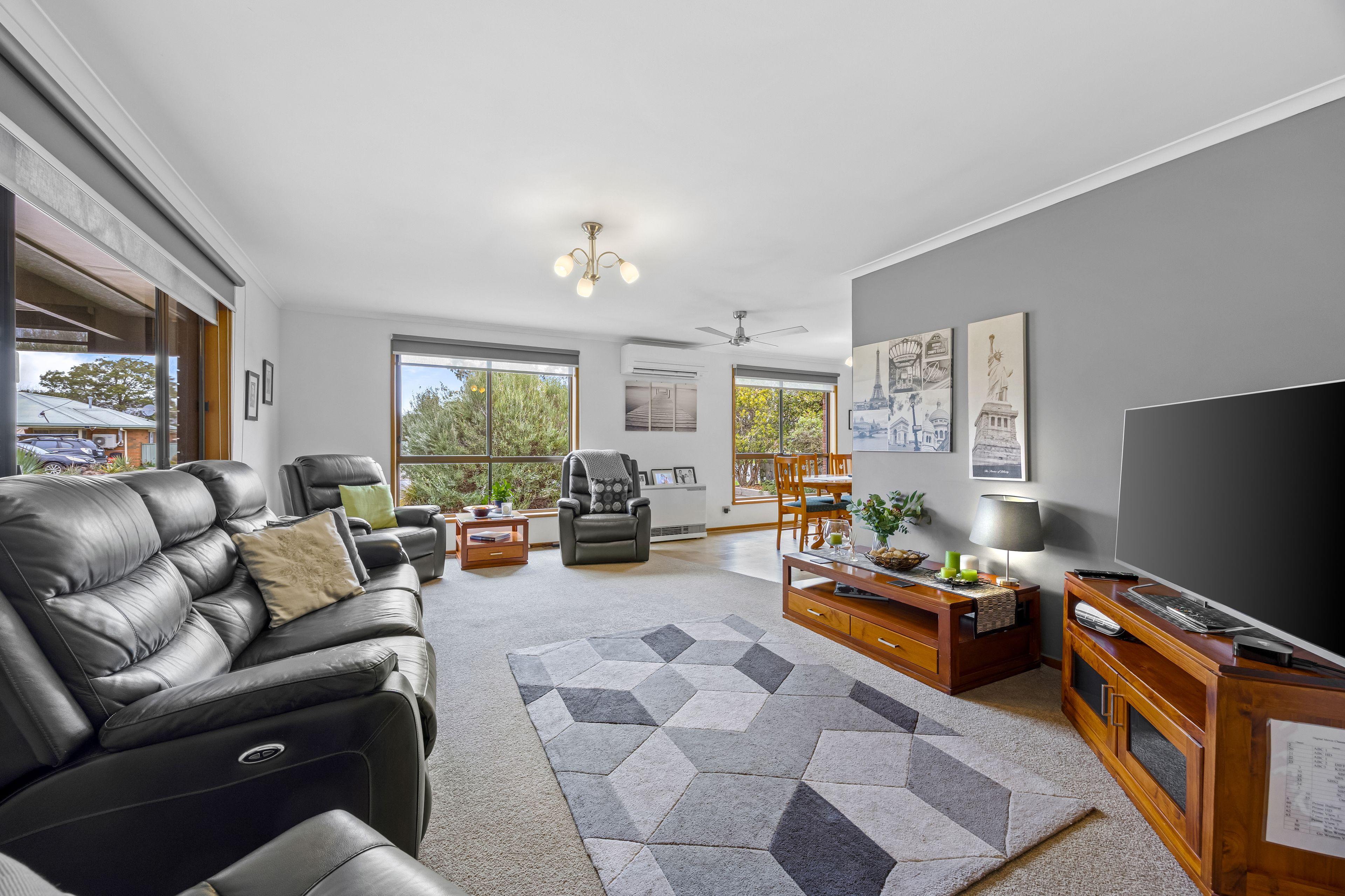 Stylish Family Living with Impressive Shedding and Outdoor Entertaining