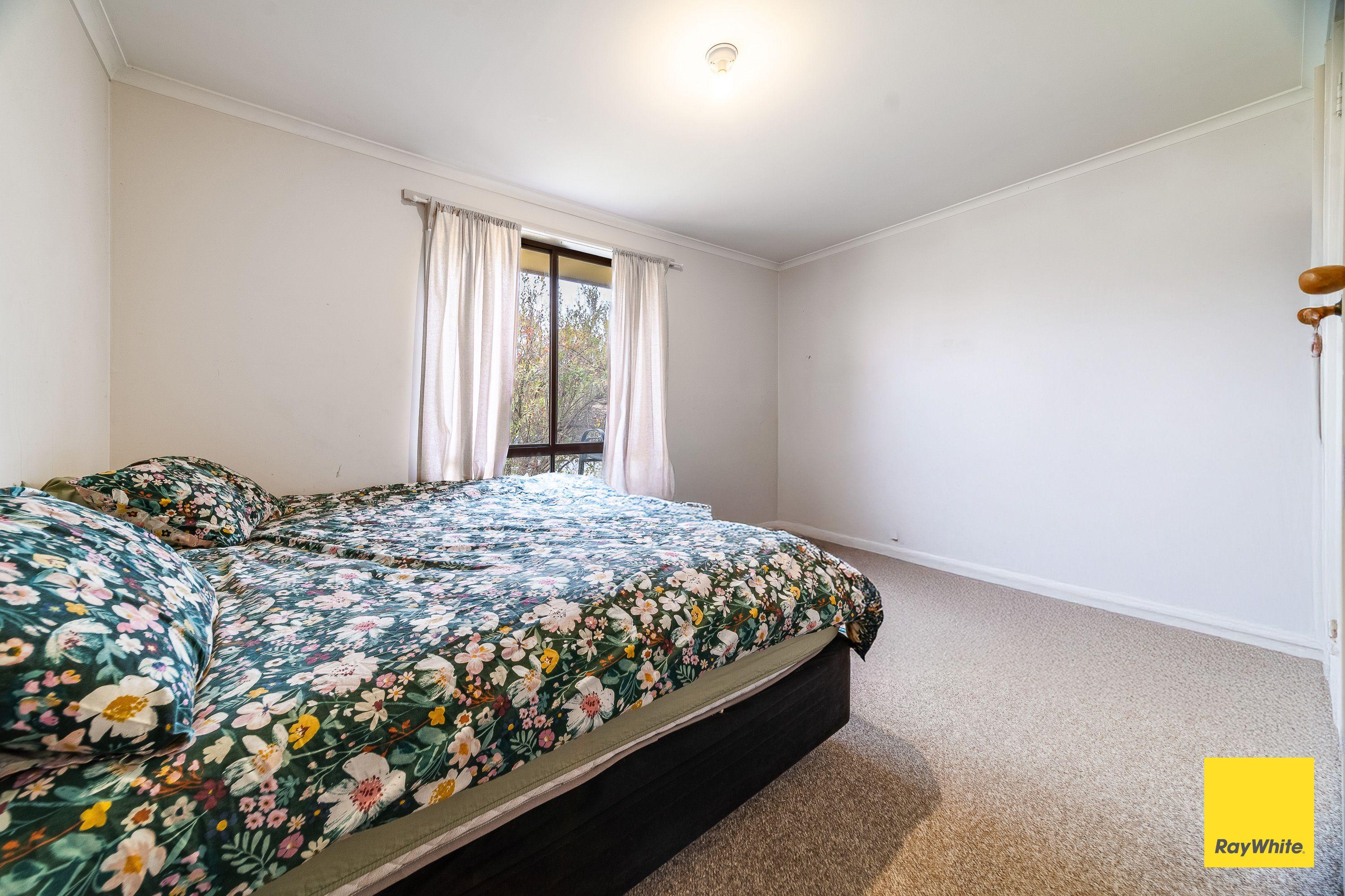 Neat And Tidy Cosy Living!