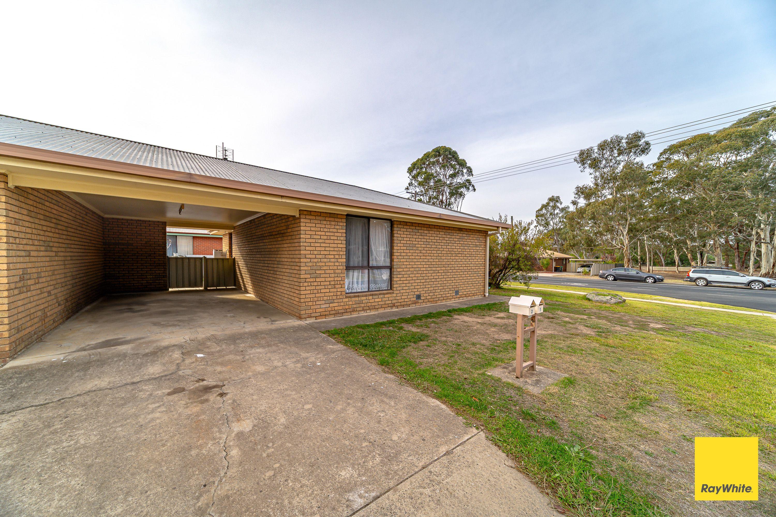 Neat And Tidy Cosy Living!