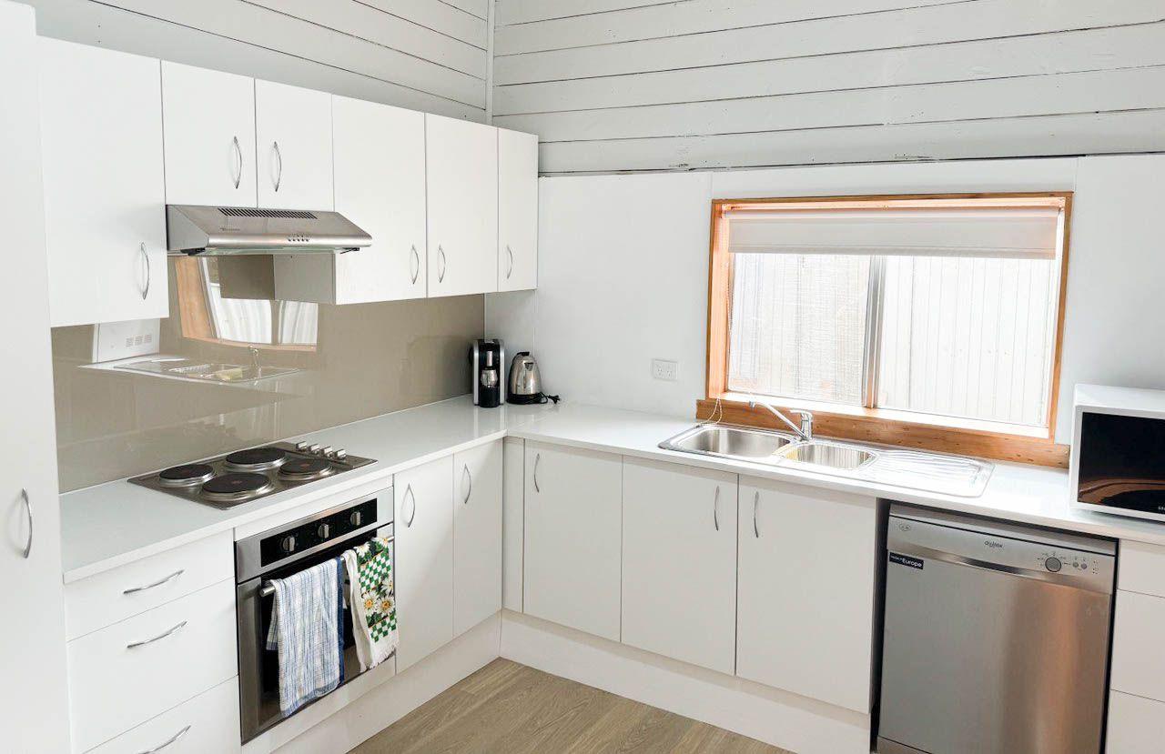 Ray White Real Estate - 02 6895 3364