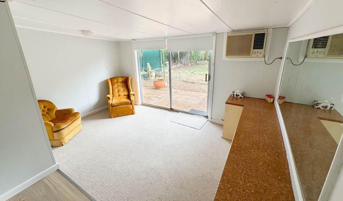 Ray White Real Estate - 02 6895 3364