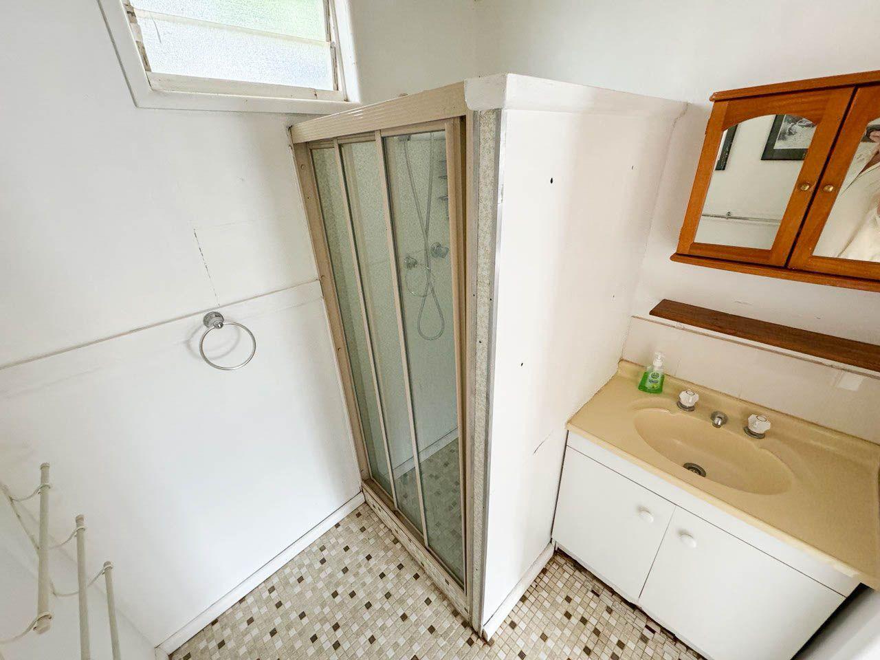 Ray White Real Estate - 02 6895 3364