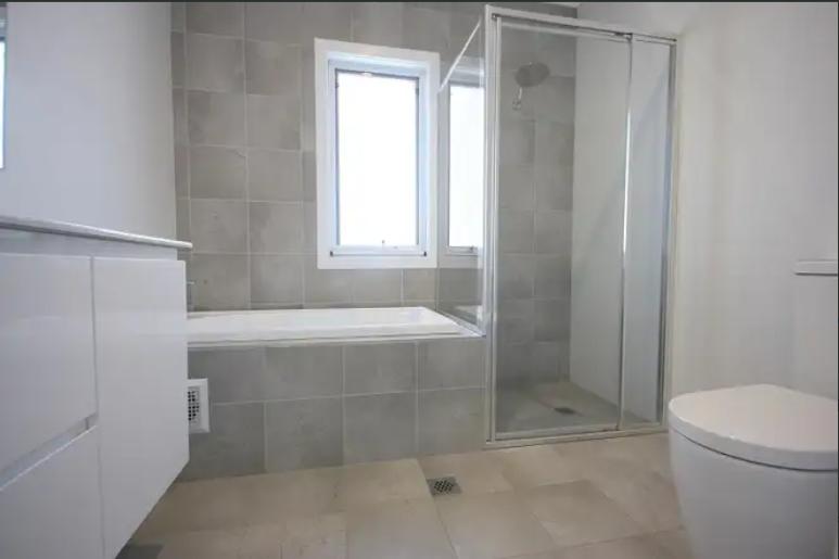 Prop-GPT: House: NSW Campbelltown, NSW 2560 Spacious Two Bedroom Unit