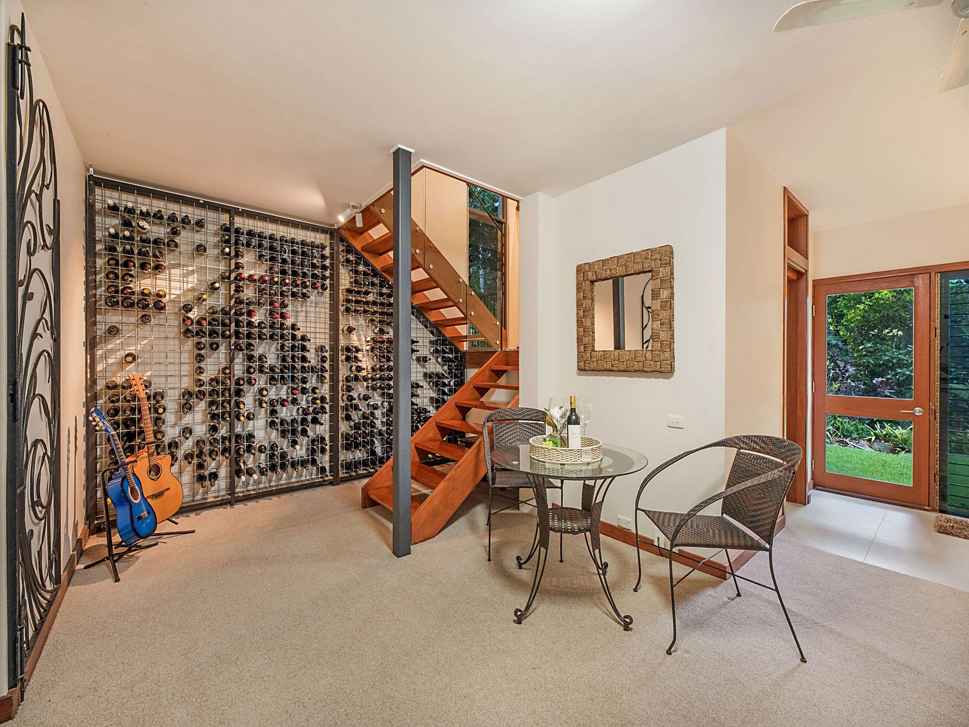 Breathtaking Views & Expansive Gardens