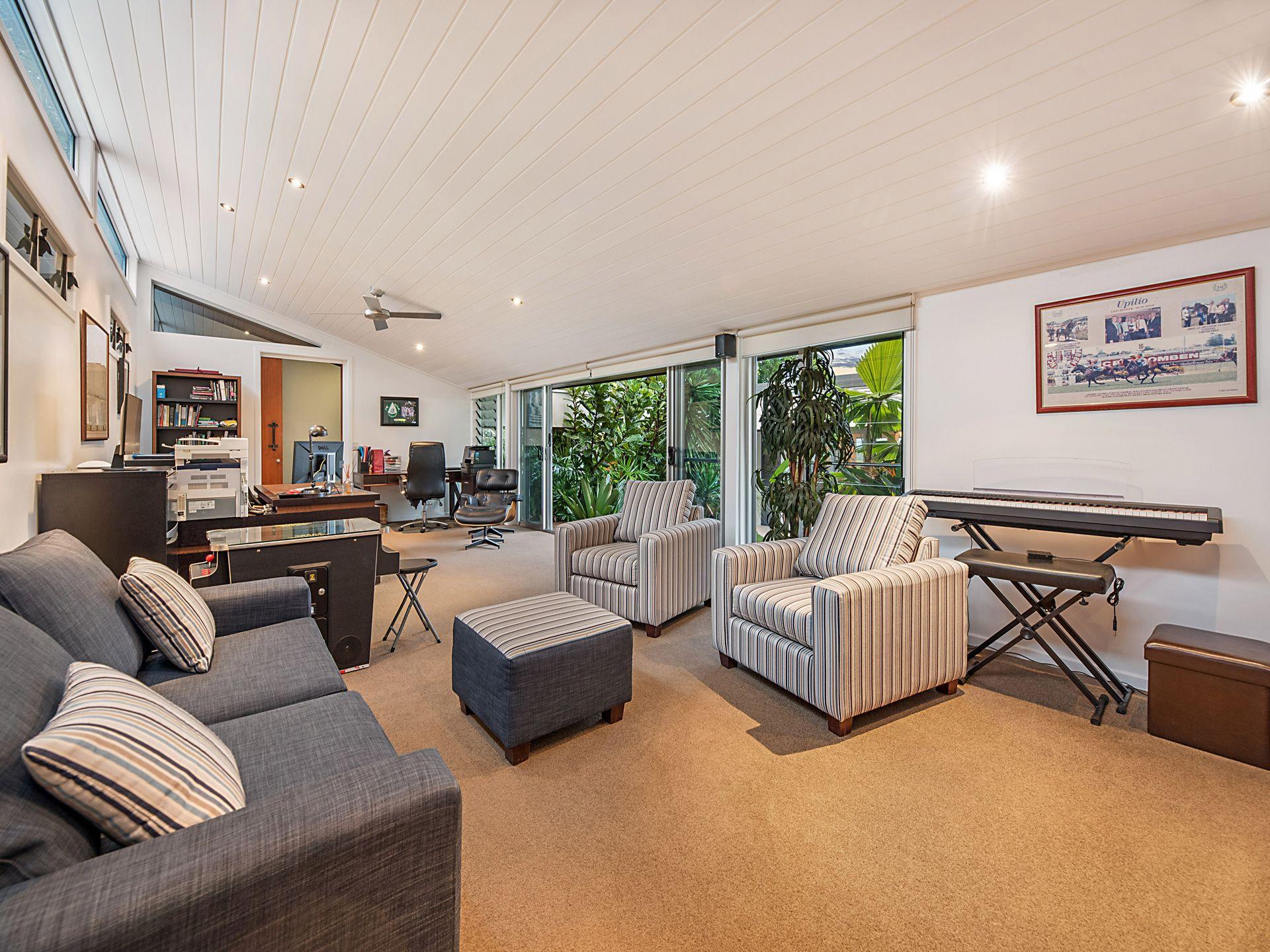 Breathtaking Views & Expansive Gardens