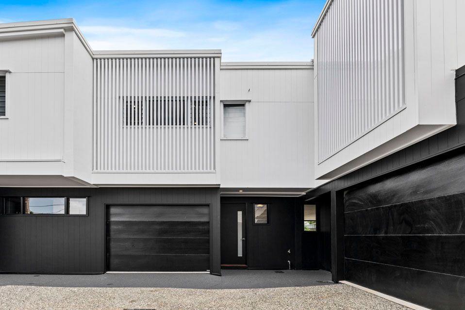 Prop-GPT: House: QLD Clayfield, QLD 4011 Near New Townhouse