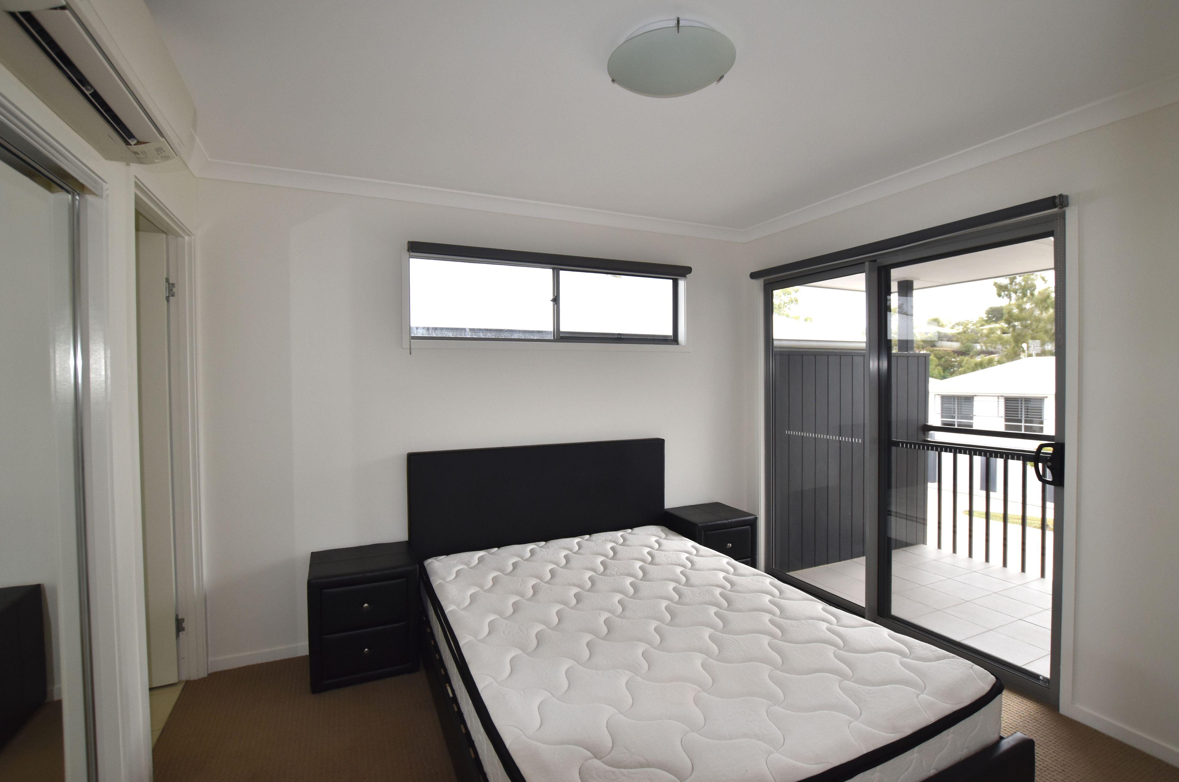 BREAK LEASE:: UNFURNISHED TOWNHOUSE IN RESORT STYLE COMPLEX… PLUS SWIMMING POOL!