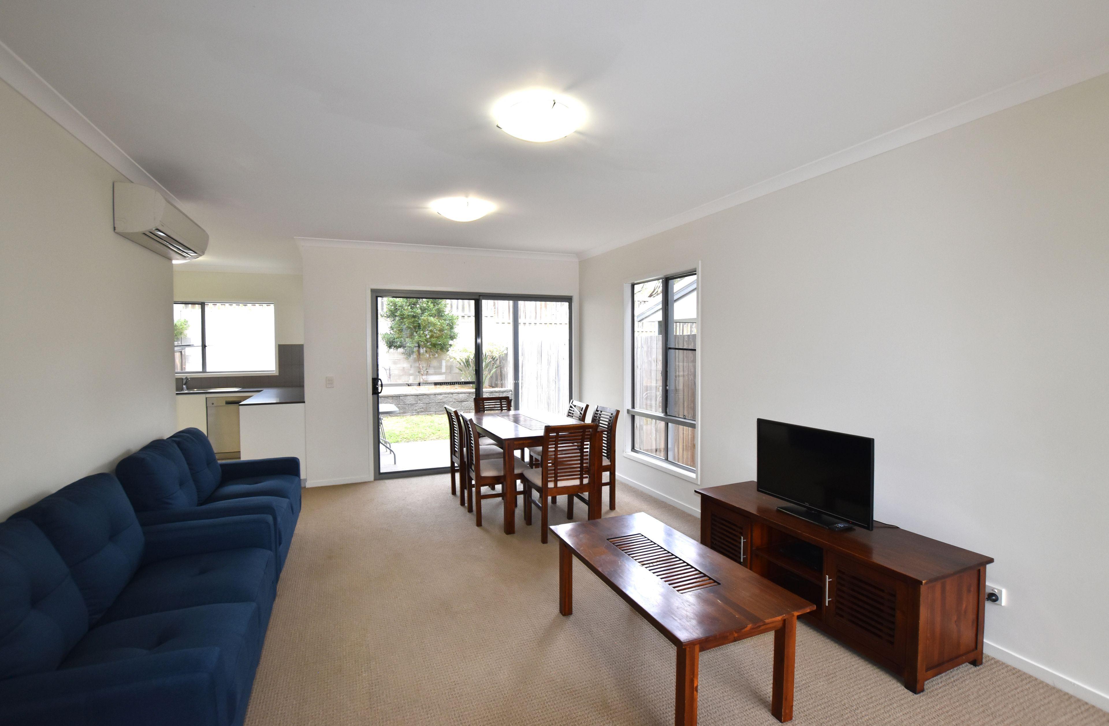 BREAK LEASE:: UNFURNISHED TOWNHOUSE IN RESORT STYLE COMPLEX… PLUS SWIMMING POOL!