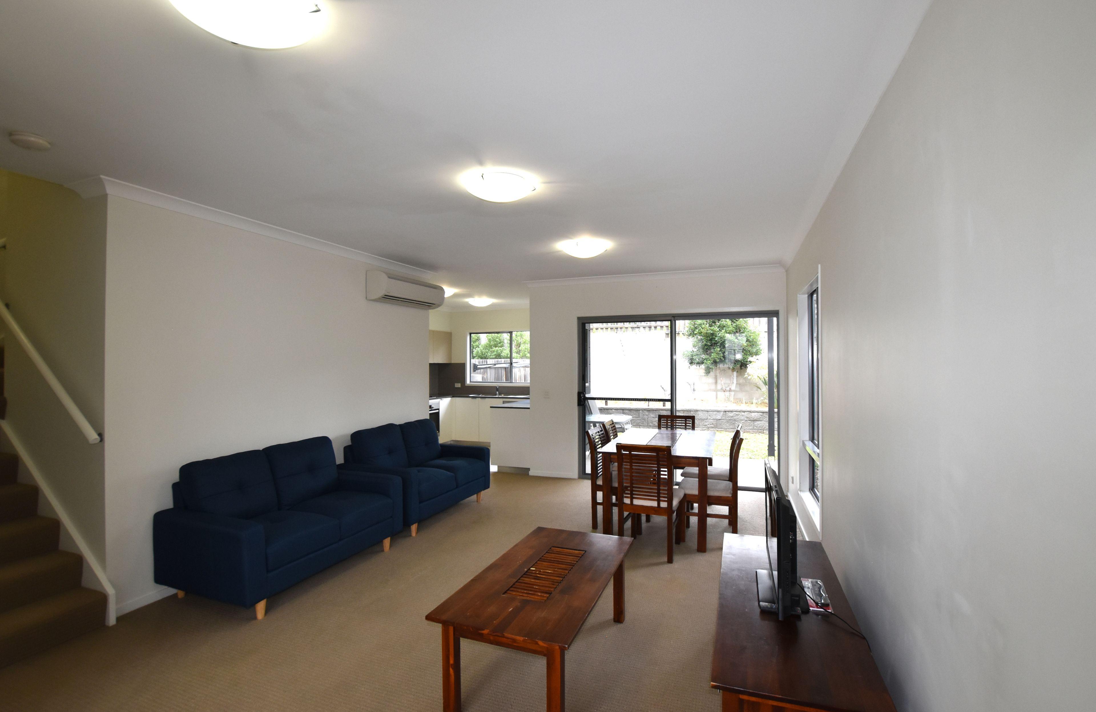 BREAK LEASE:: UNFURNISHED TOWNHOUSE IN RESORT STYLE COMPLEX… PLUS SWIMMING POOL!