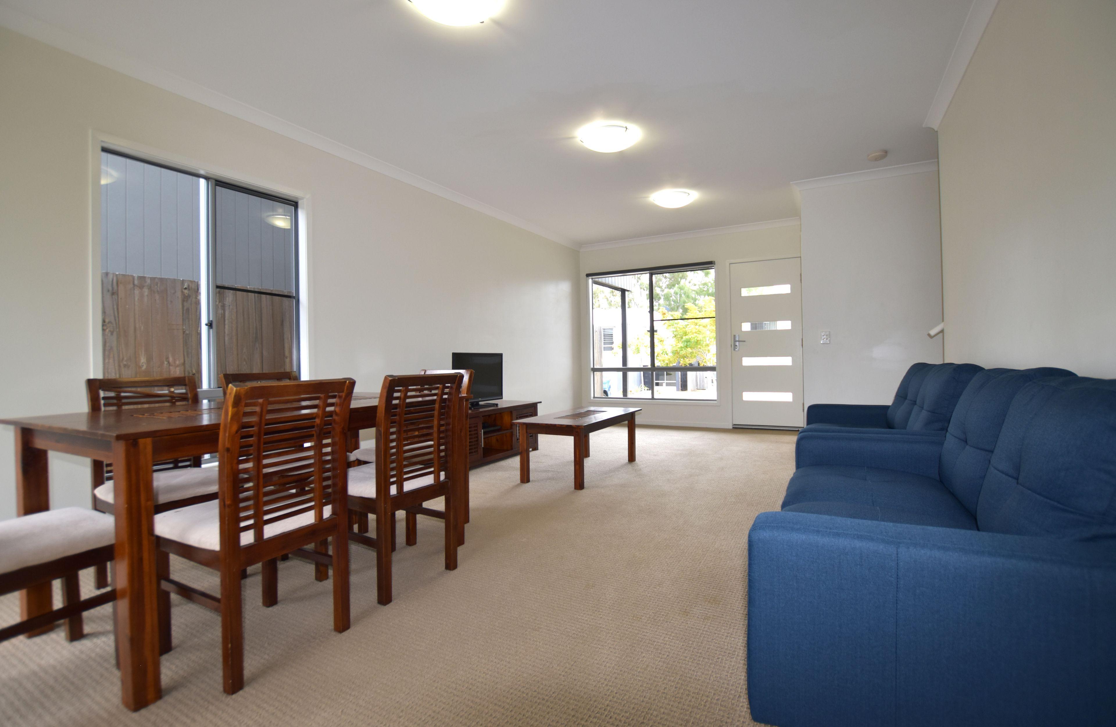 BREAK LEASE:: UNFURNISHED TOWNHOUSE IN RESORT STYLE COMPLEX… PLUS SWIMMING POOL!