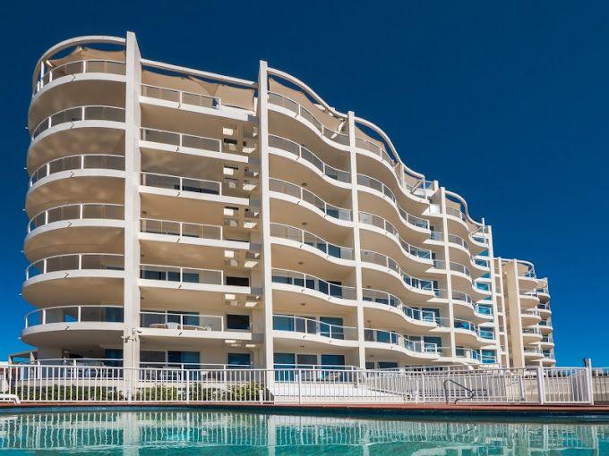 Fully Furnished Ground Floor Beachfront Apartment In Palm Beach!