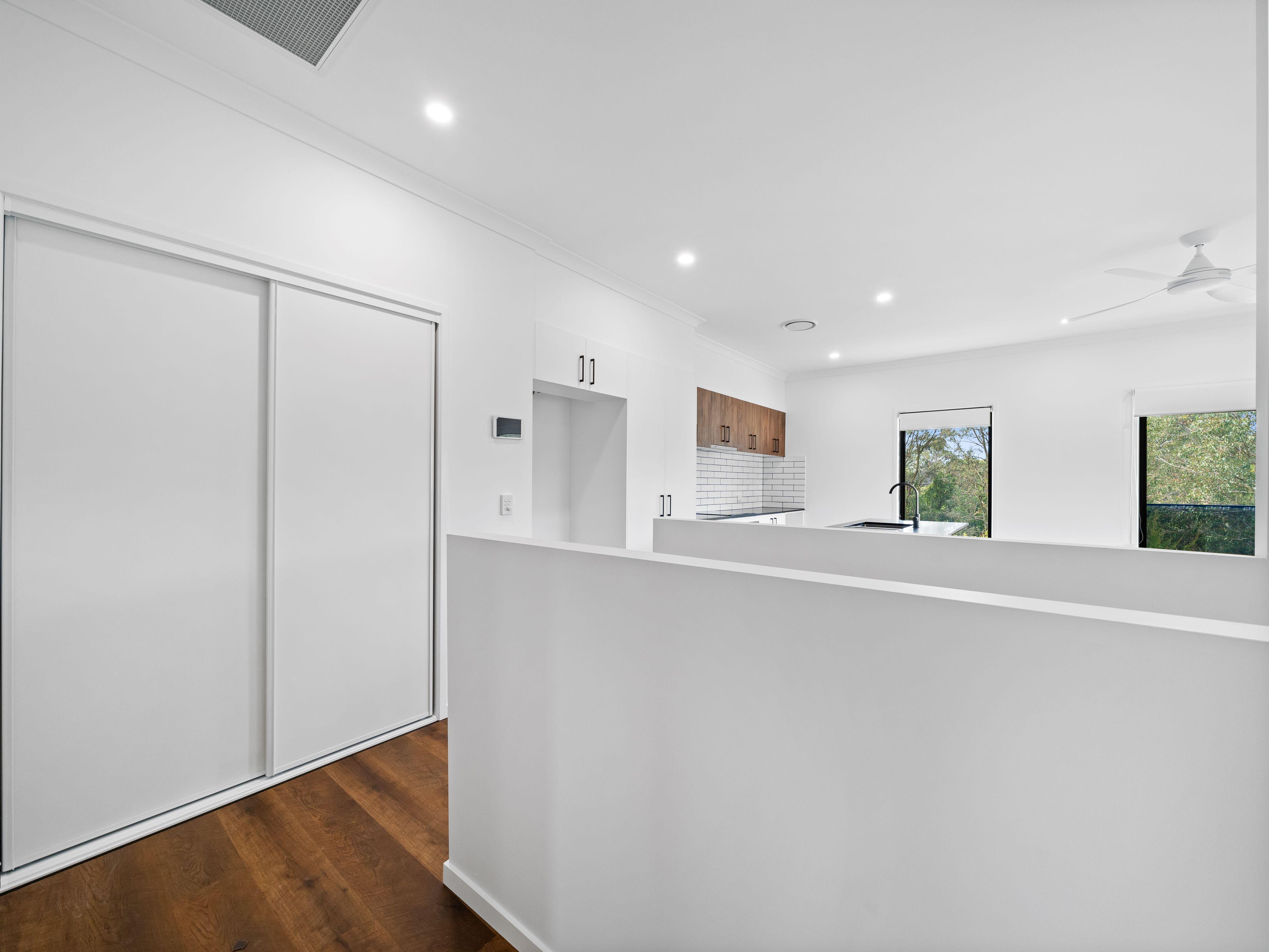 Luxury Lakeside Living - 5-Bedroom Executive Home in Murrumba Downs