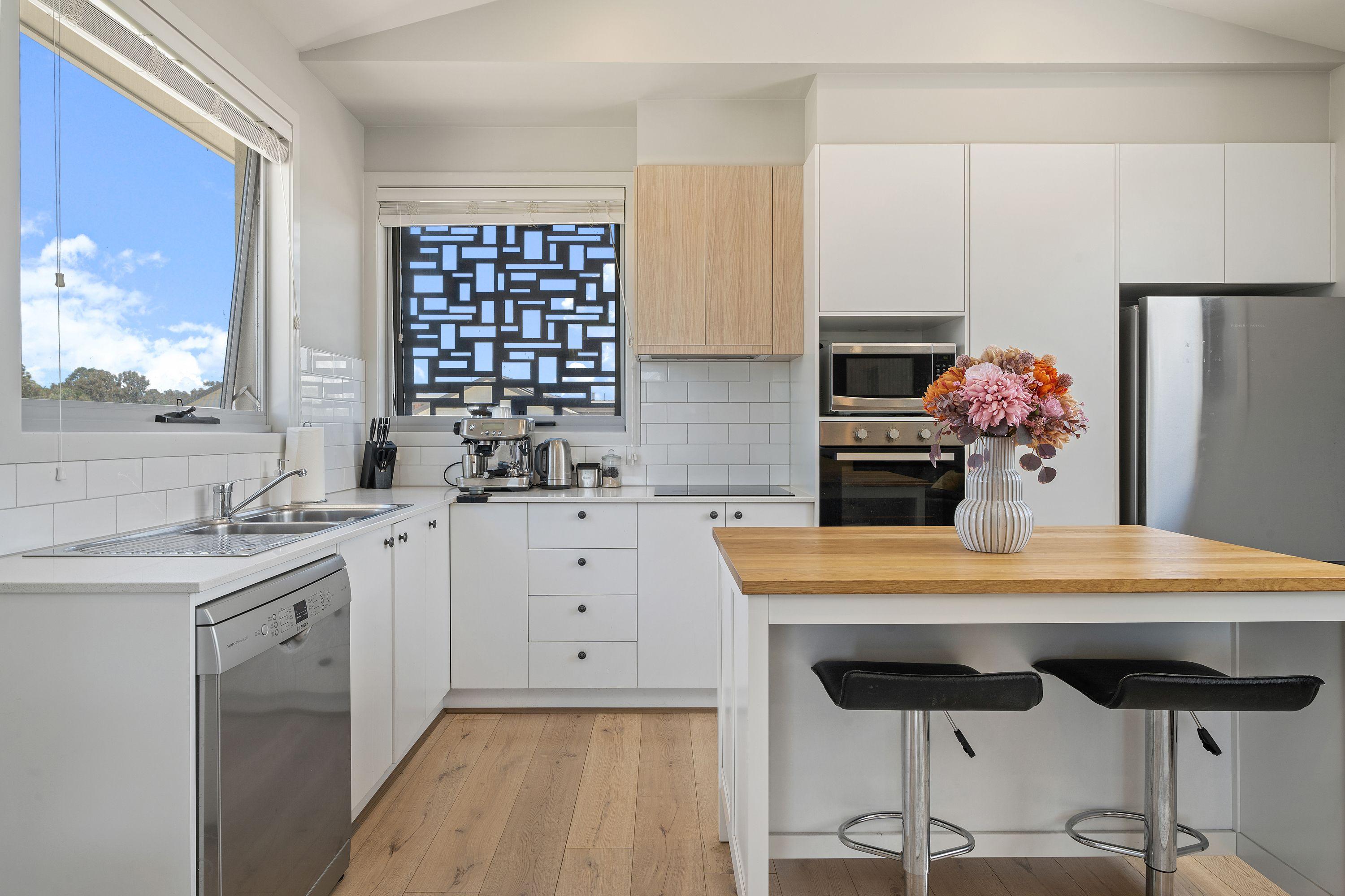 Serene Townhouse Living, Surrounded By Nature