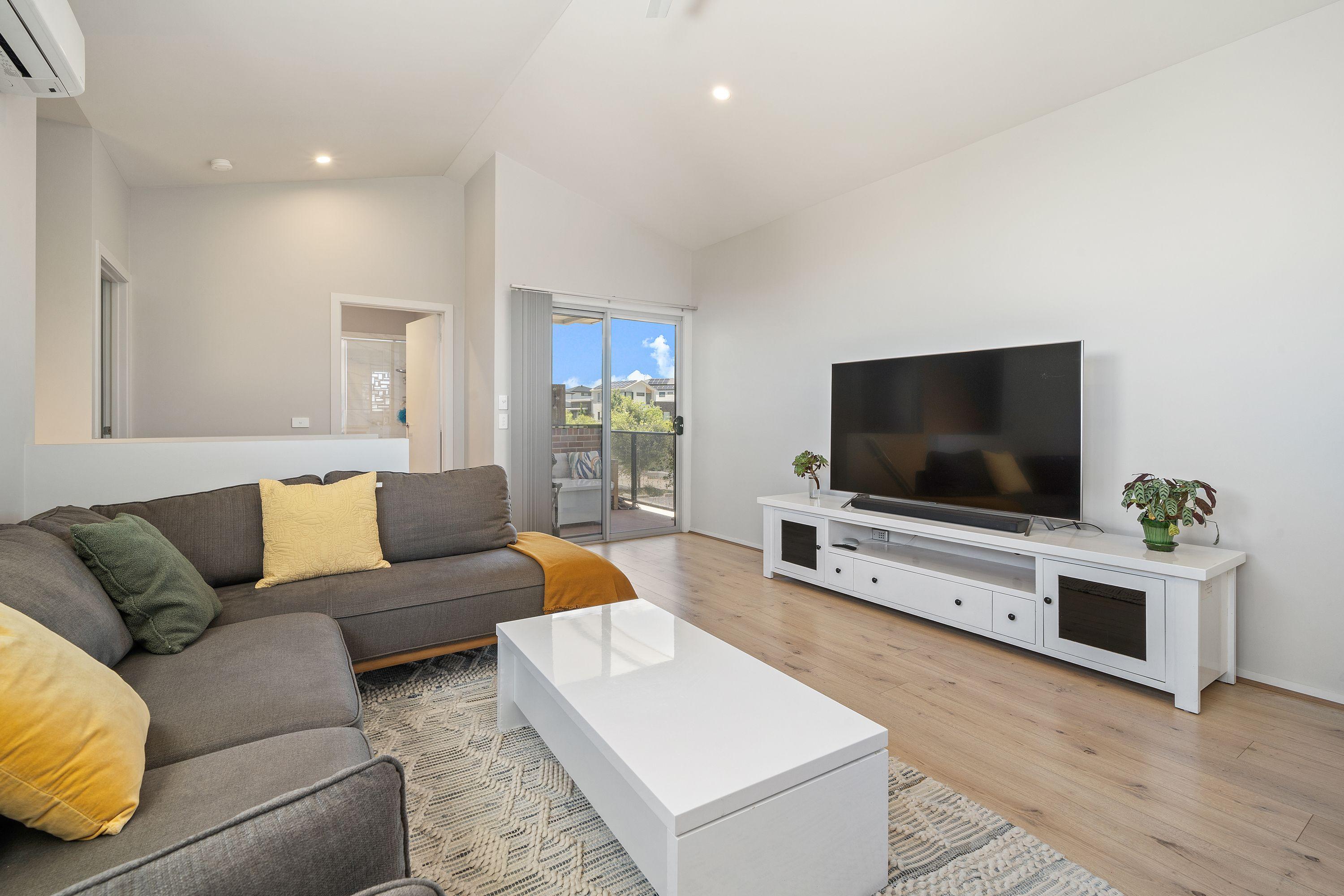 Serene Townhouse Living, Surrounded By Nature