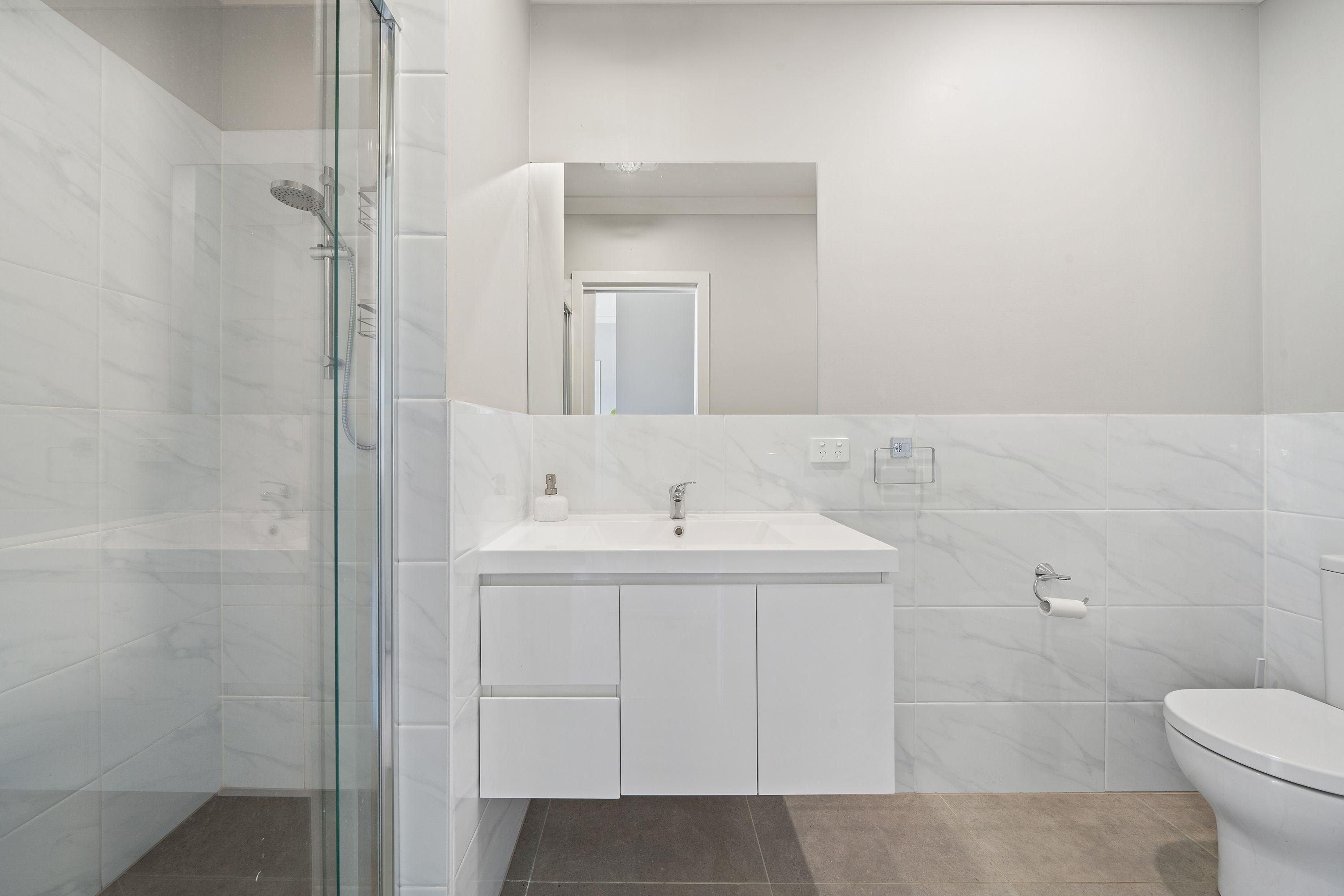 Serene Townhouse Living, Surrounded By Nature