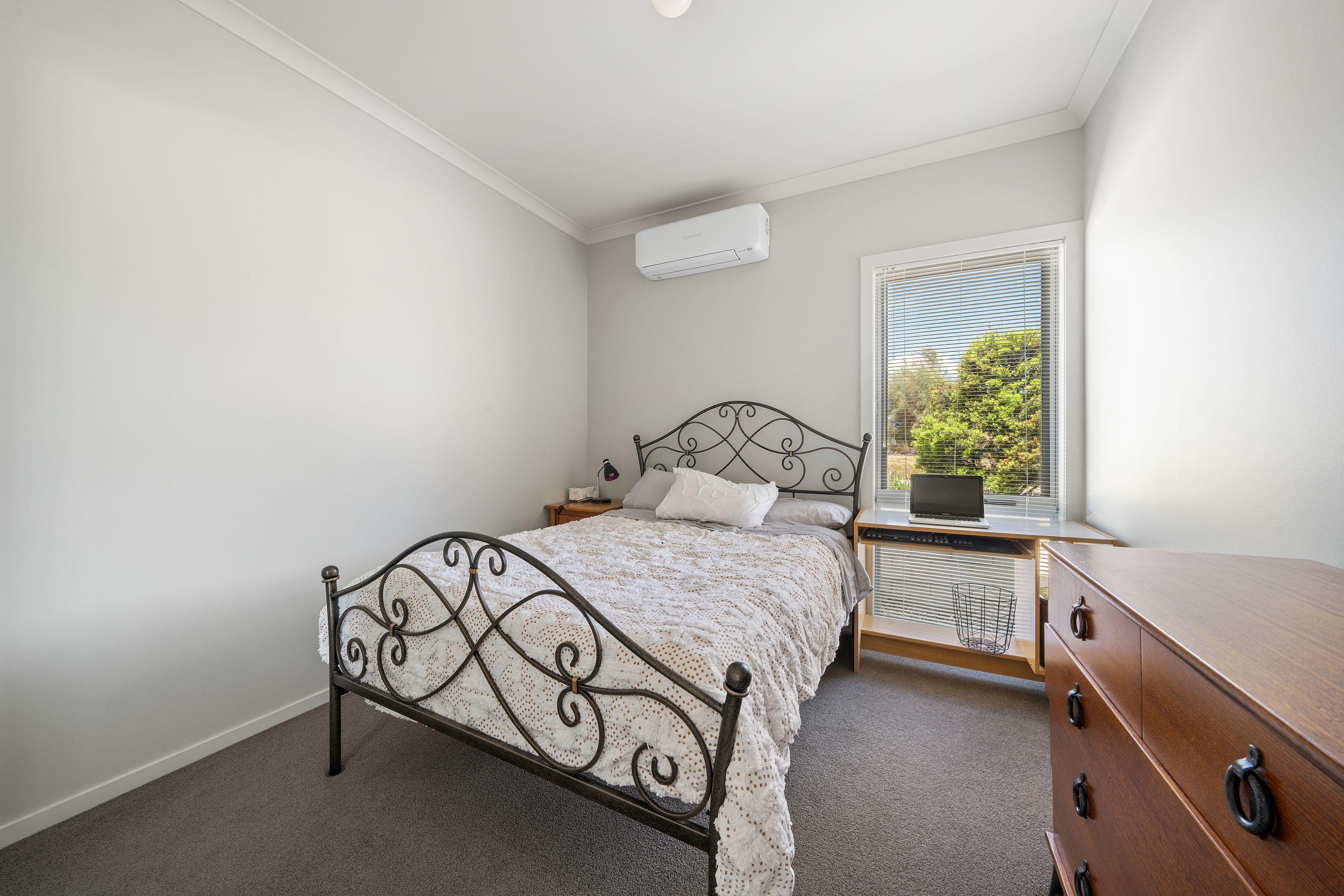 Serene Townhouse Living, Surrounded By Nature