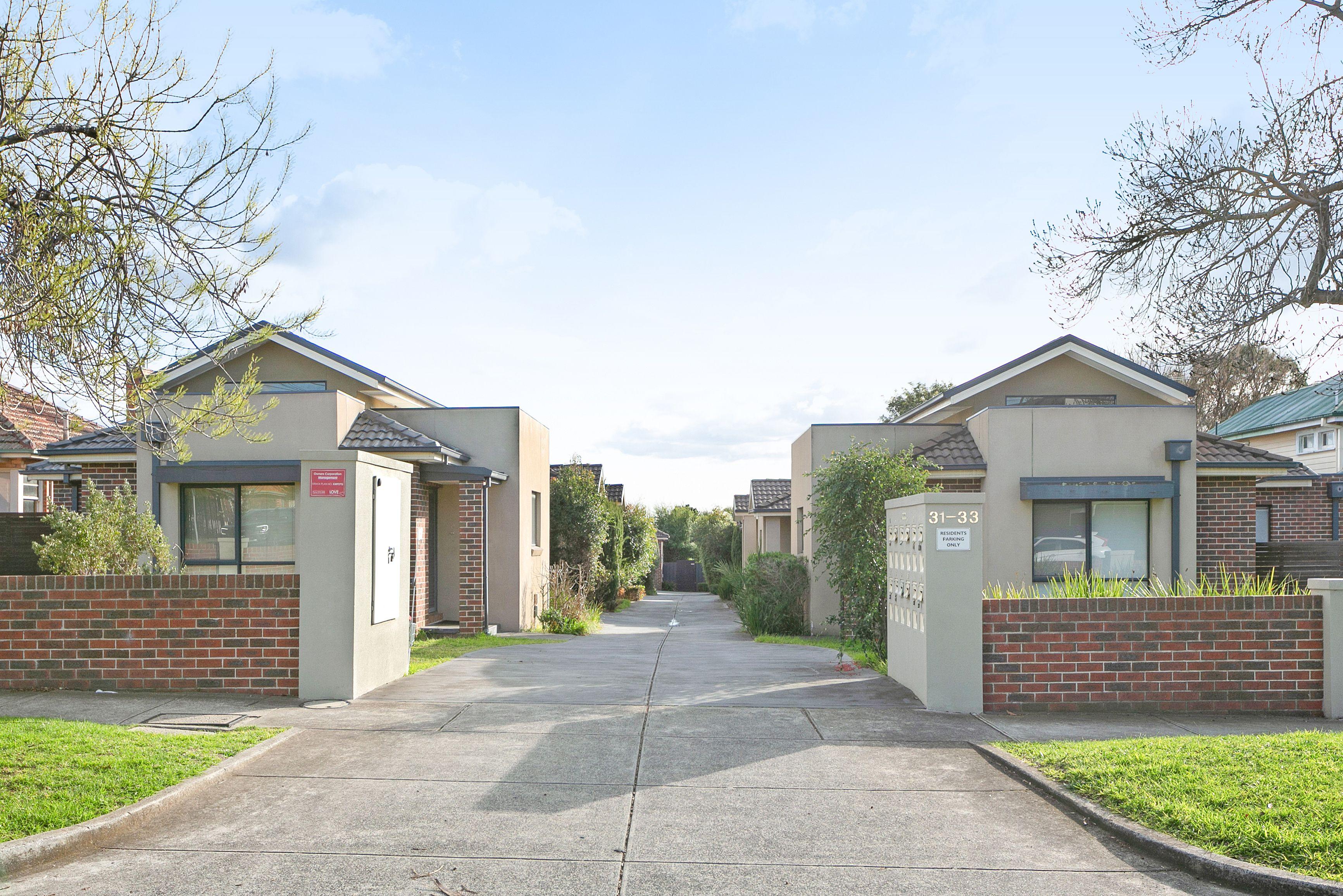 Prop-GPT: Unit: VIC Reservoir, VIC 3073 Stylish Low-Maintenance Living in Prime Reservoir Location