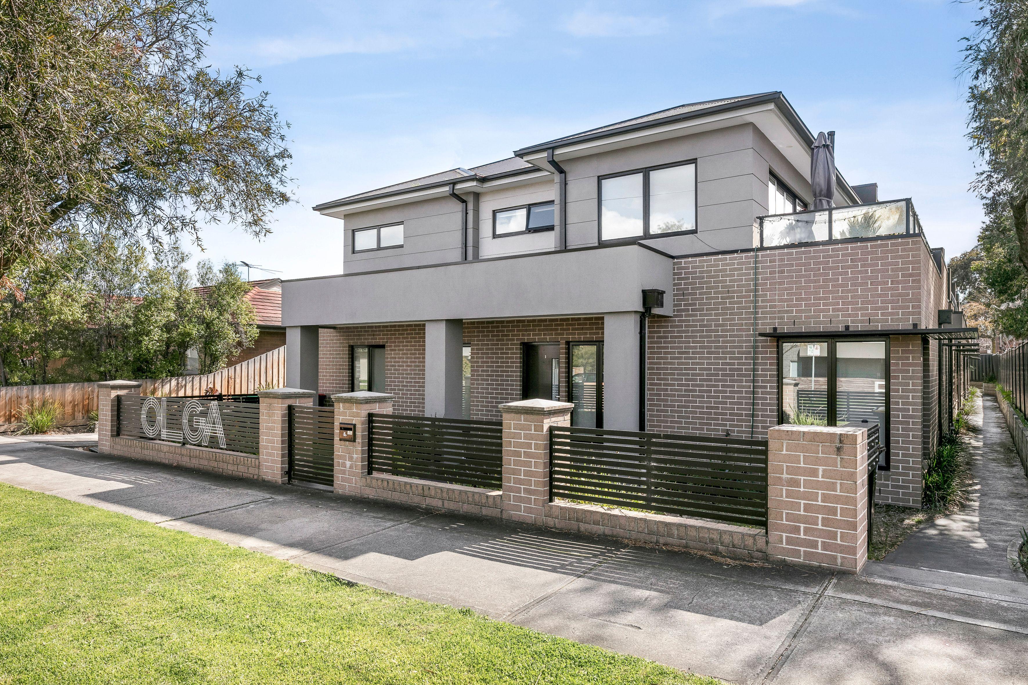 Prop-GPT: Townhouse: VIC Glenroy, VIC 3046 Stylish and Convenient Townhouse in Glenroy