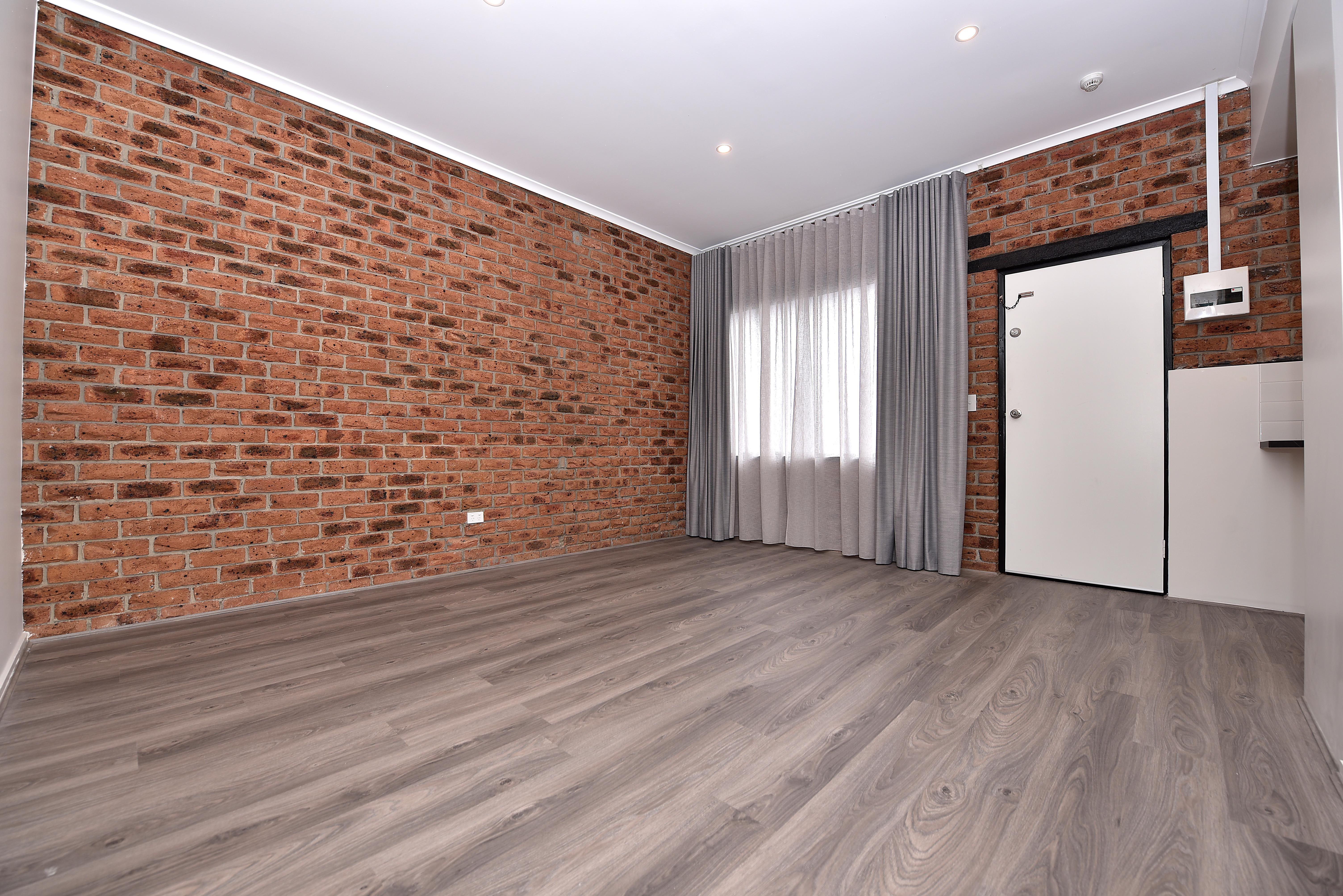 Prop-GPT: Apartment: VIC Frankston, VIC 3199 Fully Renovated Apartment