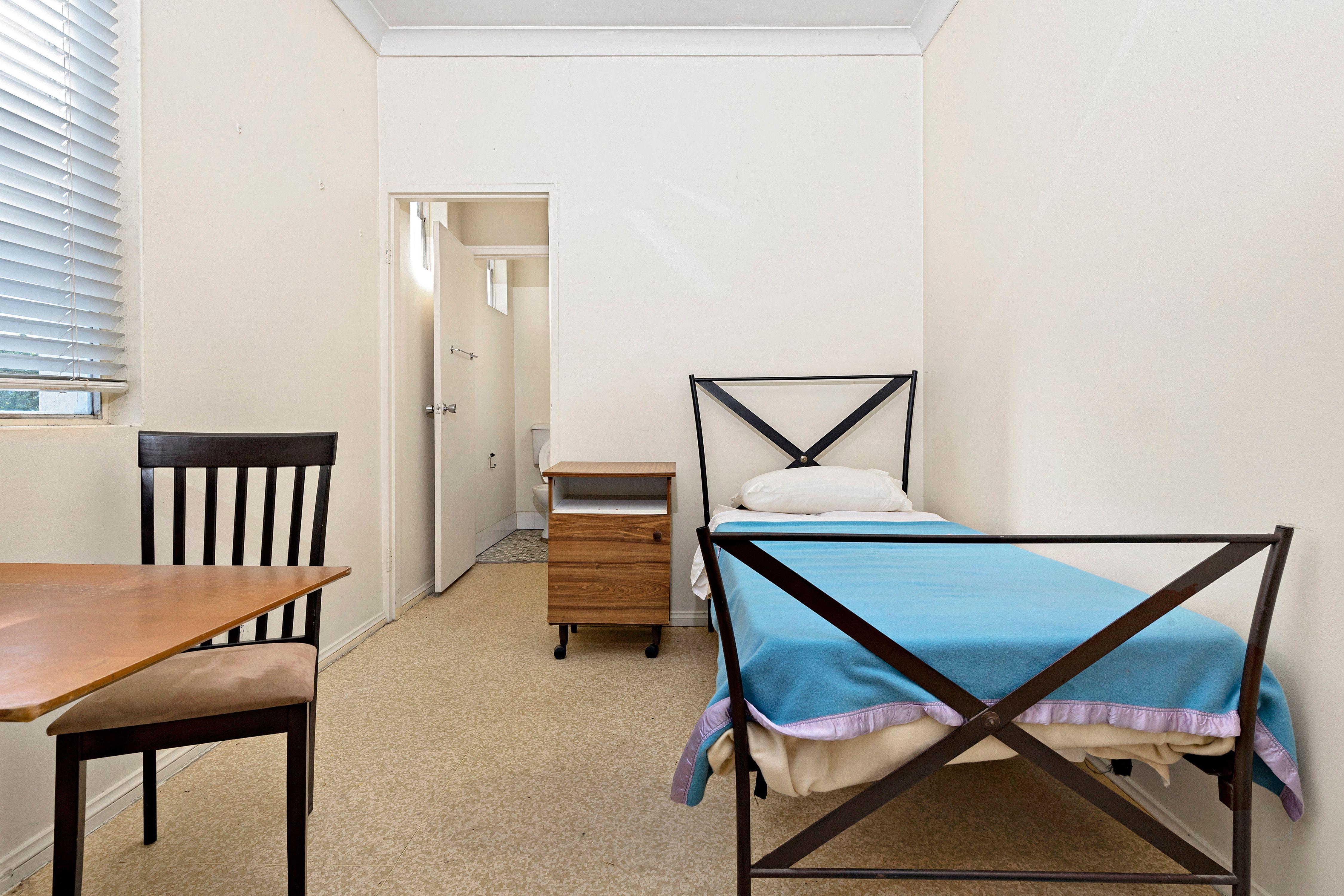 Cozy room in a convenient Croydon location