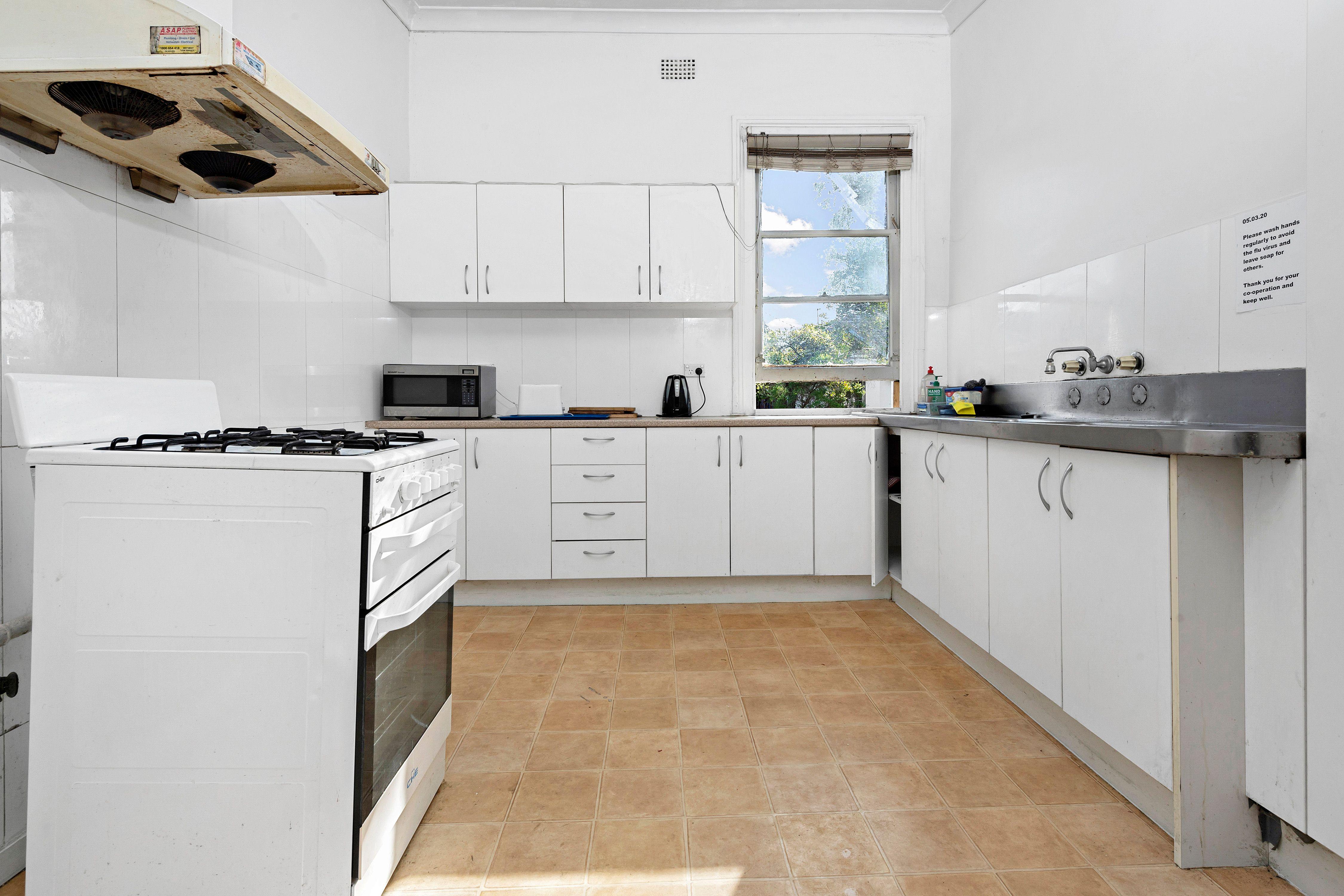 Cozy room in a convenient Croydon location