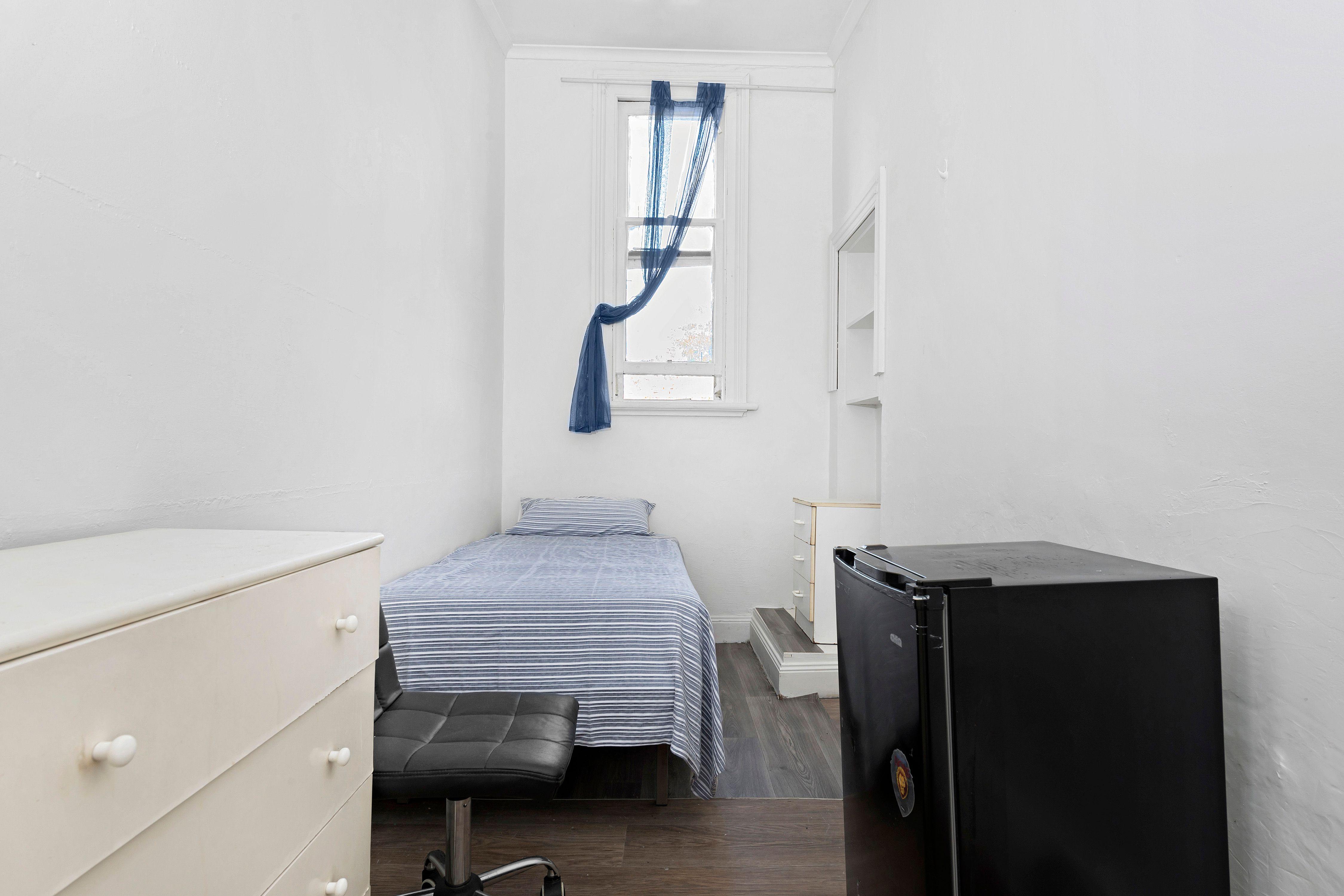 Cozy room in a convenient Croydon location