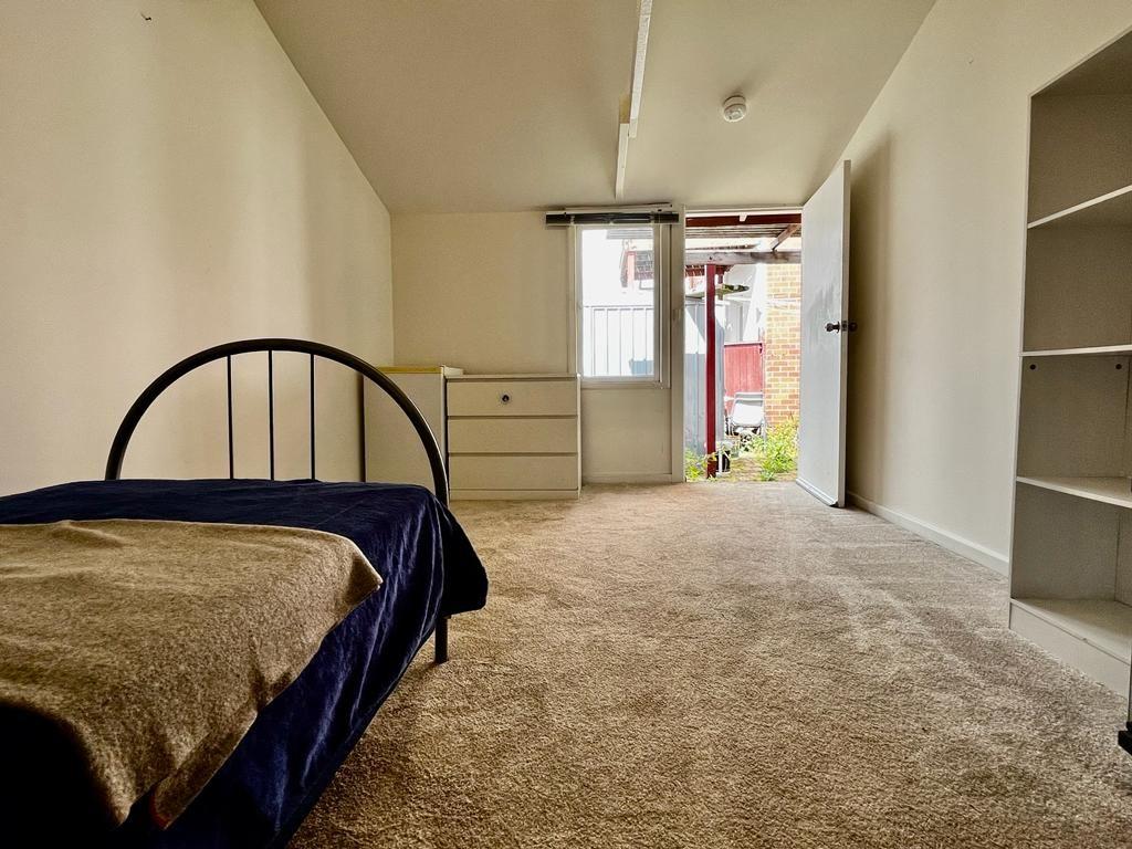 Conveniently located boarding house in the heart of Concord