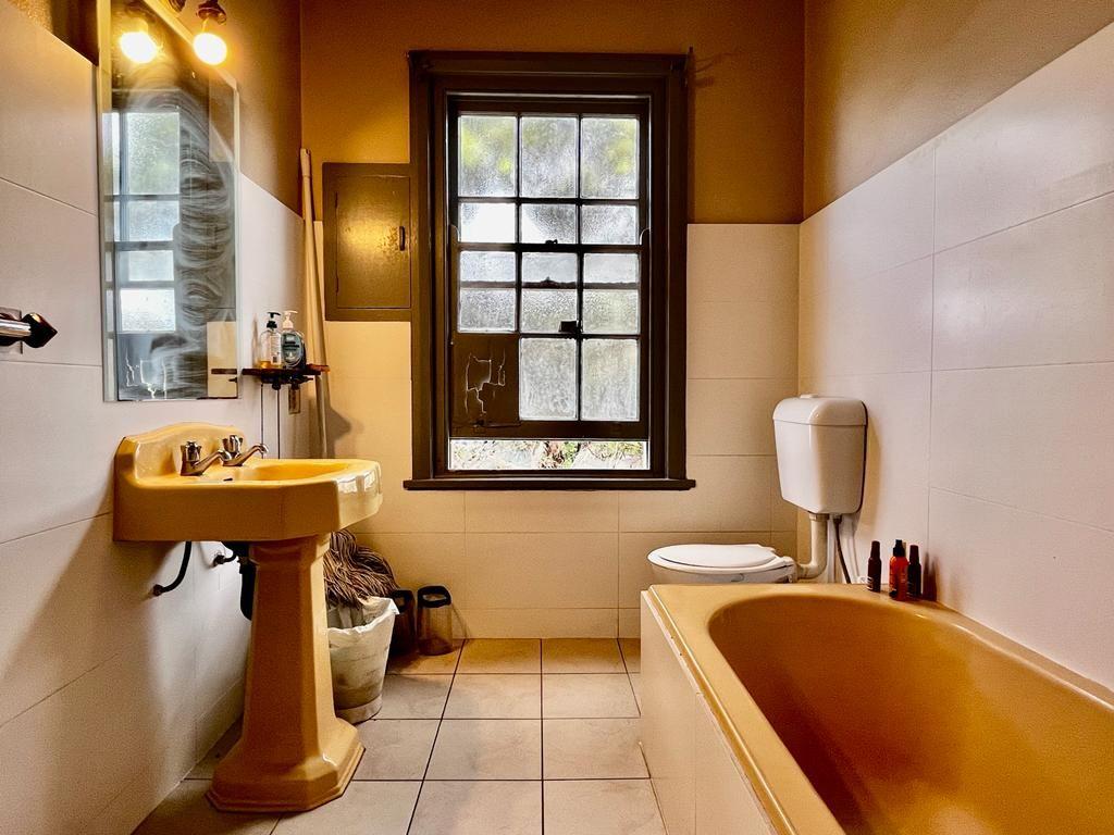 Conveniently located boarding house in the heart of Concord