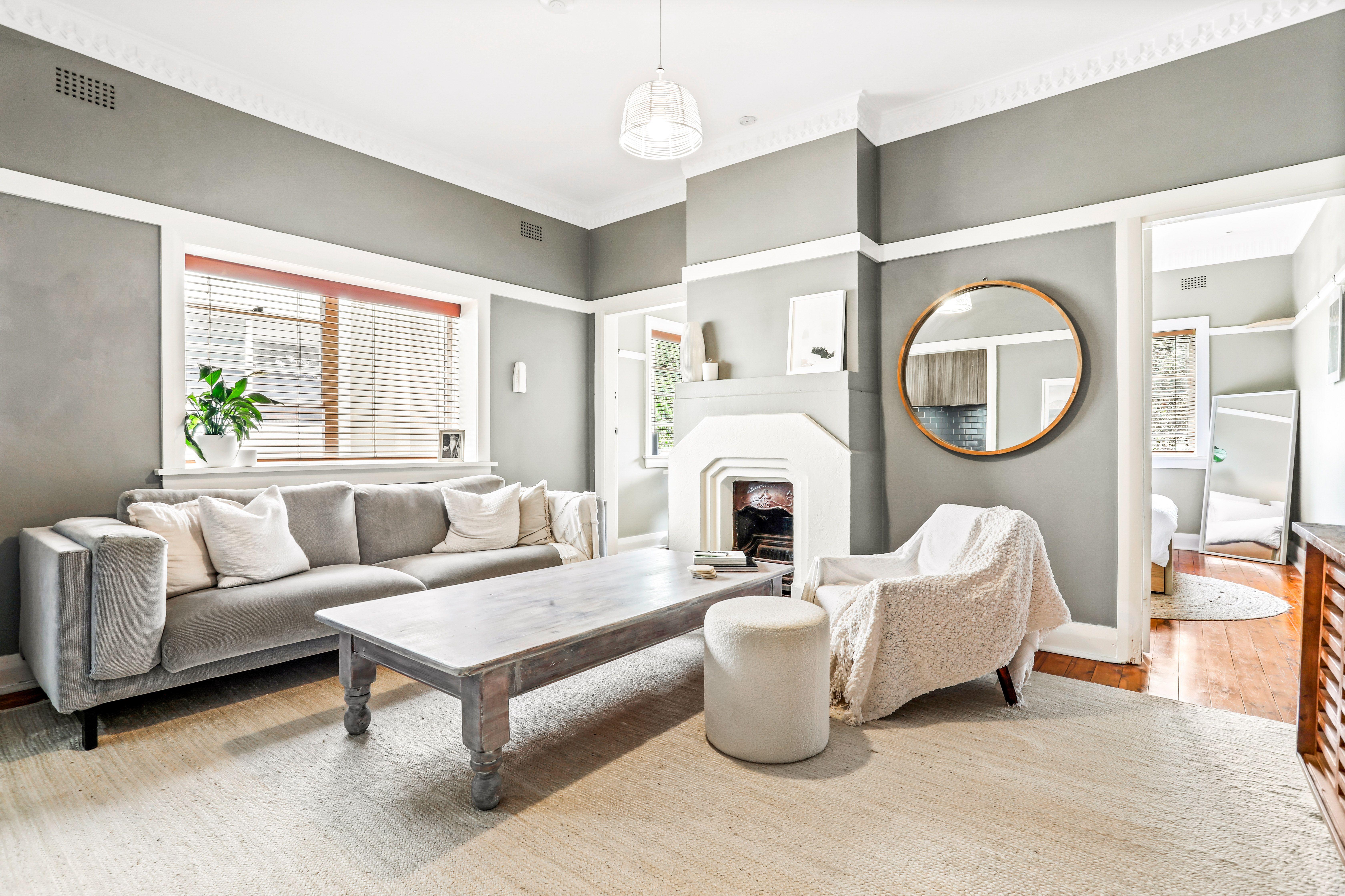 Prop-GPT: Apartment: NSW Bondi Beach, NSW 2026 HOT BEACH PAD!