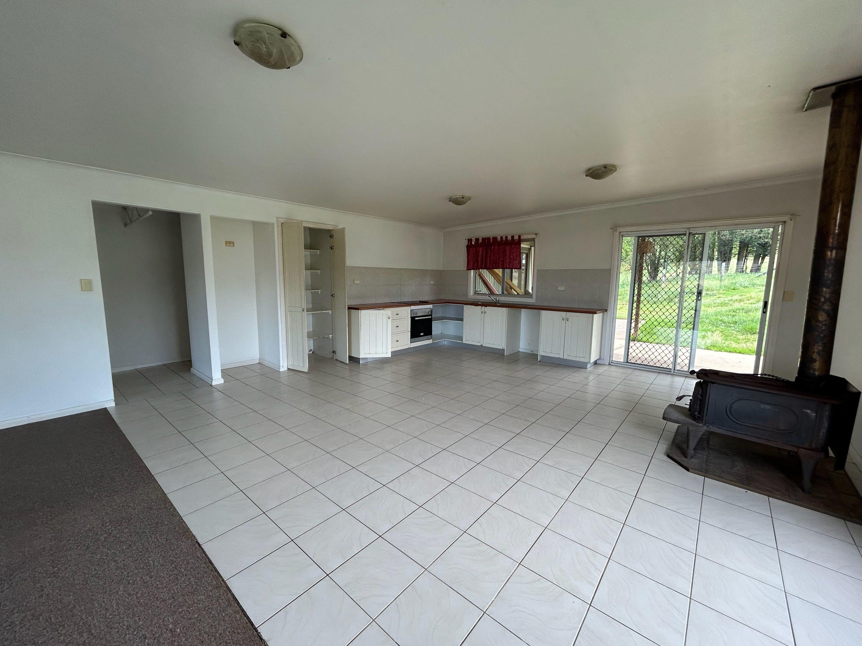 Great Location - Short Drive to town