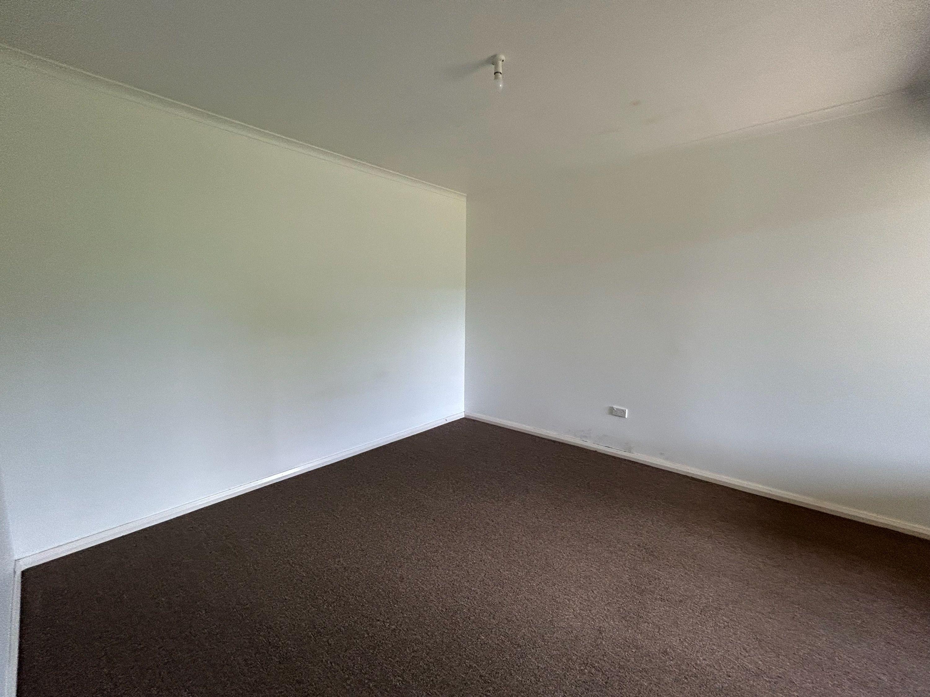 Great Location - Short Drive to town