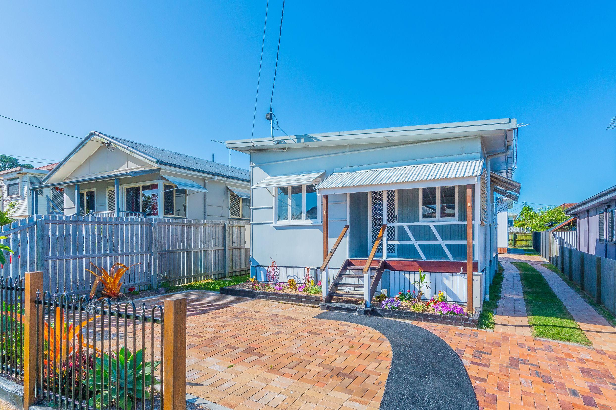 Prop-GPT: House: QLD Margate, QLD 4019 Charming Two Bedroom Gem!