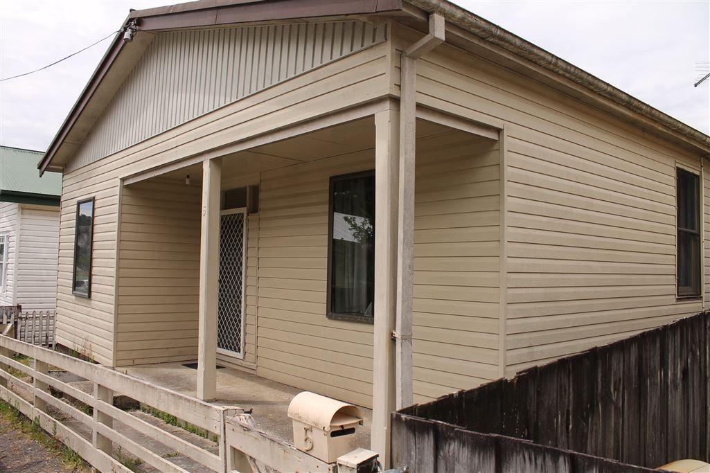 5 Williams Avenue, QUEENSTOWN, TAS 7467 - House for Rent - harcourts.net: TAS Queenstown, TAS 7467 House | Prop-GPT the AI-Powered Property Portal