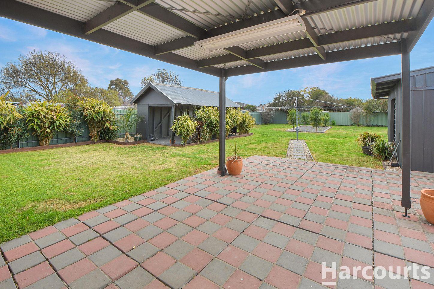 19 Young Street, HORSHAM, VIC 3400 - House for Rent - harcourts.net