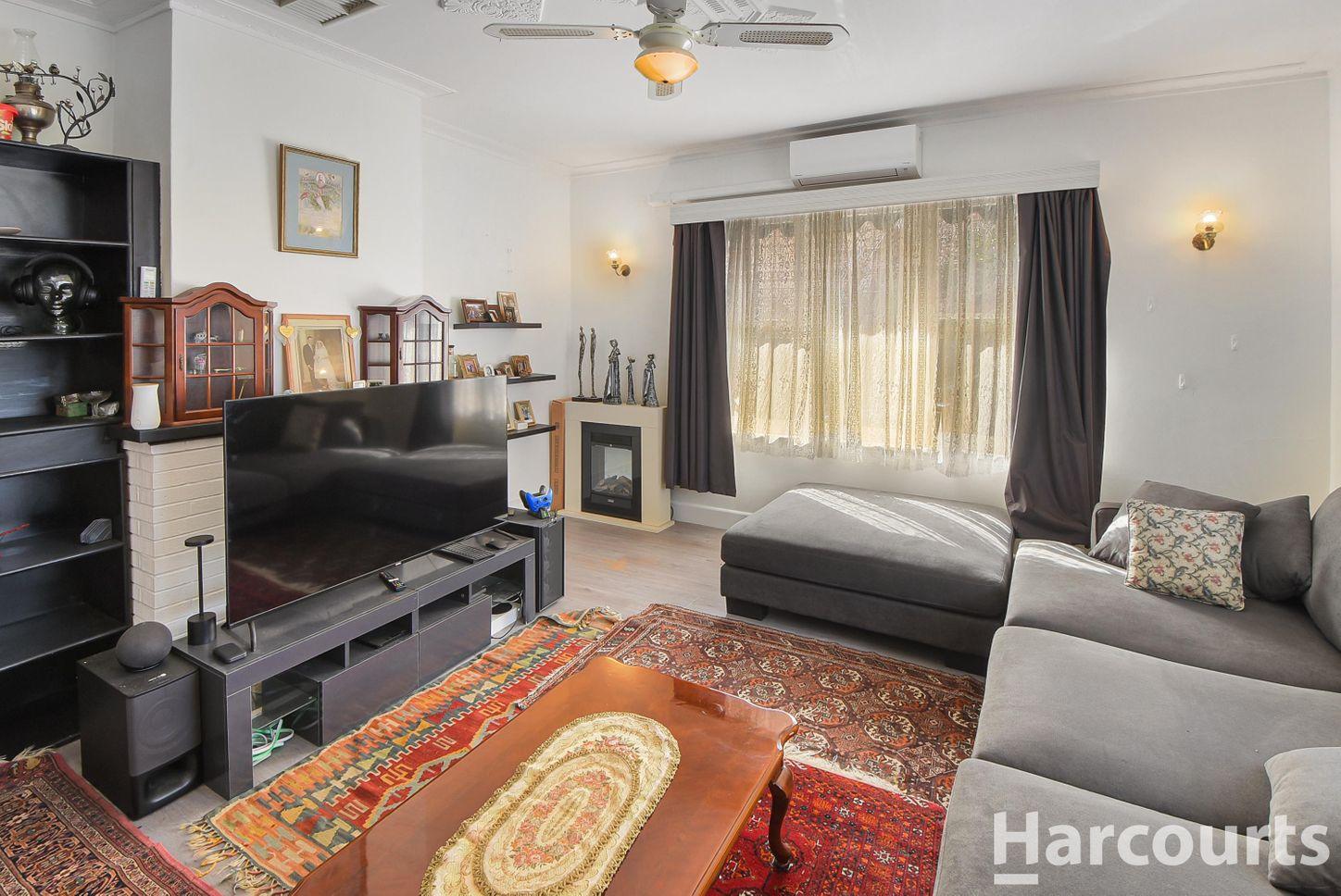 19 Young Street, HORSHAM, VIC 3400 - House for Rent - harcourts.net