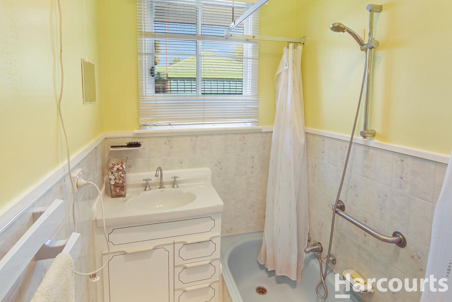 19 Young Street, HORSHAM, VIC 3400 - House for Rent - harcourts.net