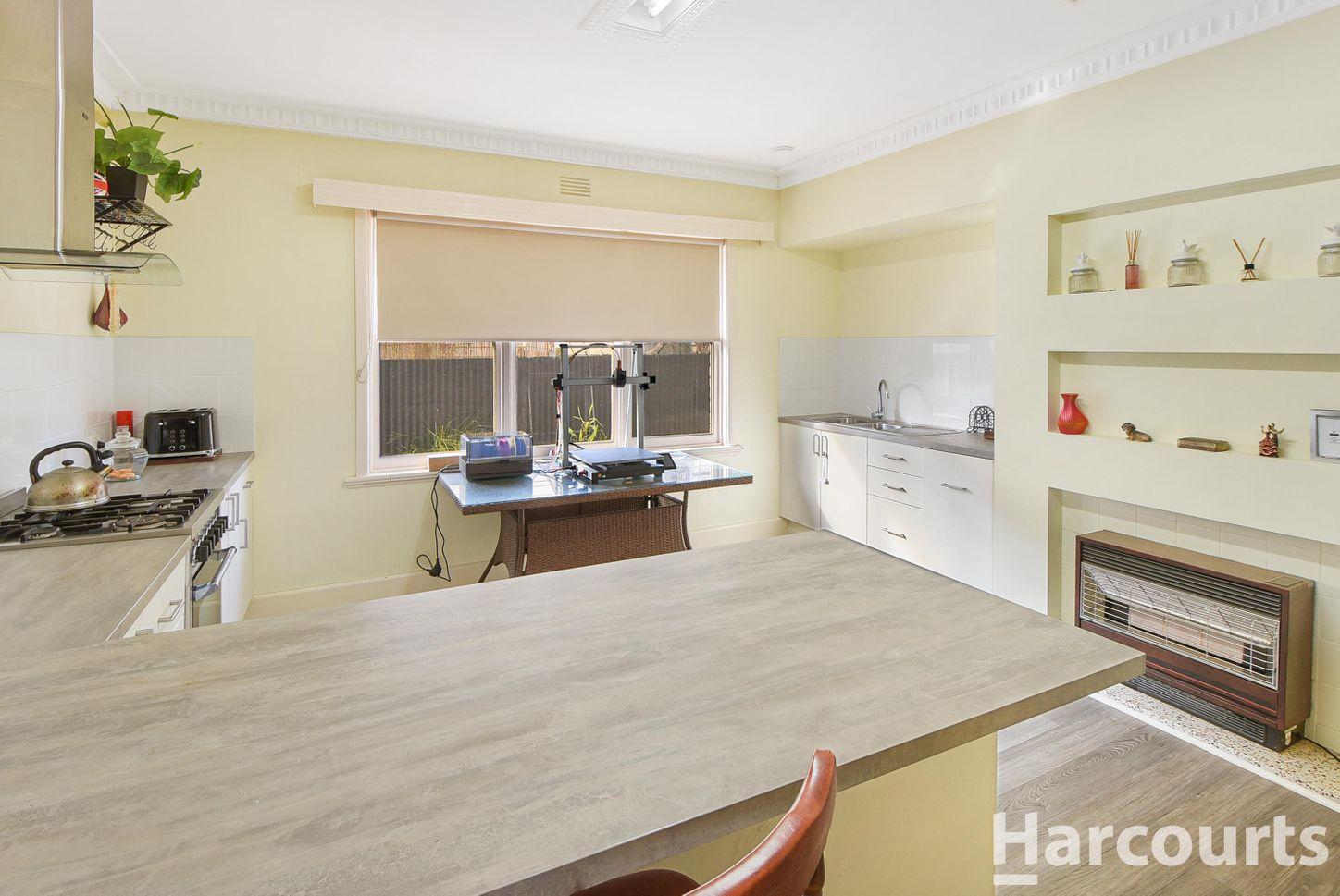 19 Young Street, HORSHAM, VIC 3400 - House for Rent - harcourts.net