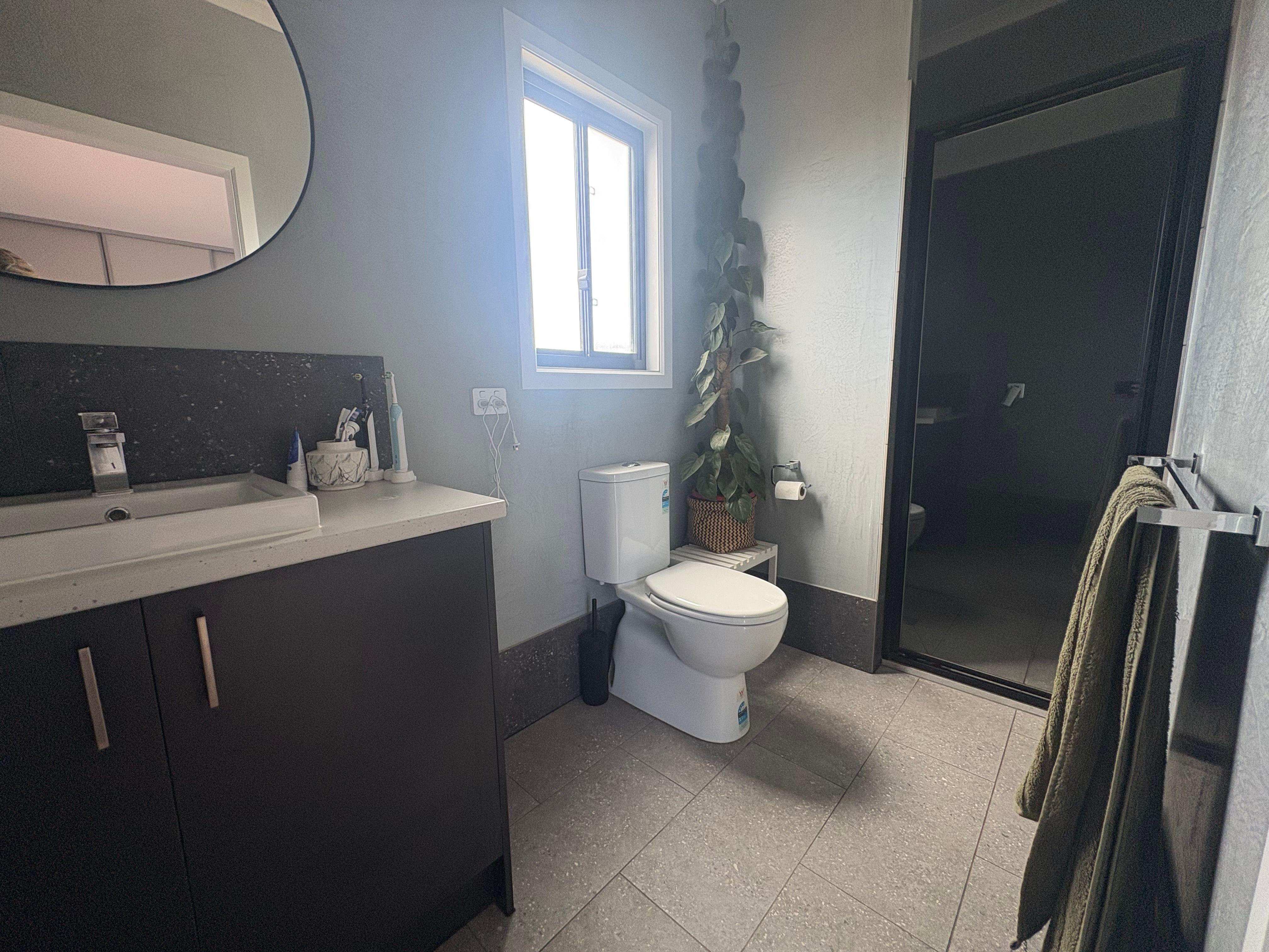 Modern Beach Living in Thompson Beach!