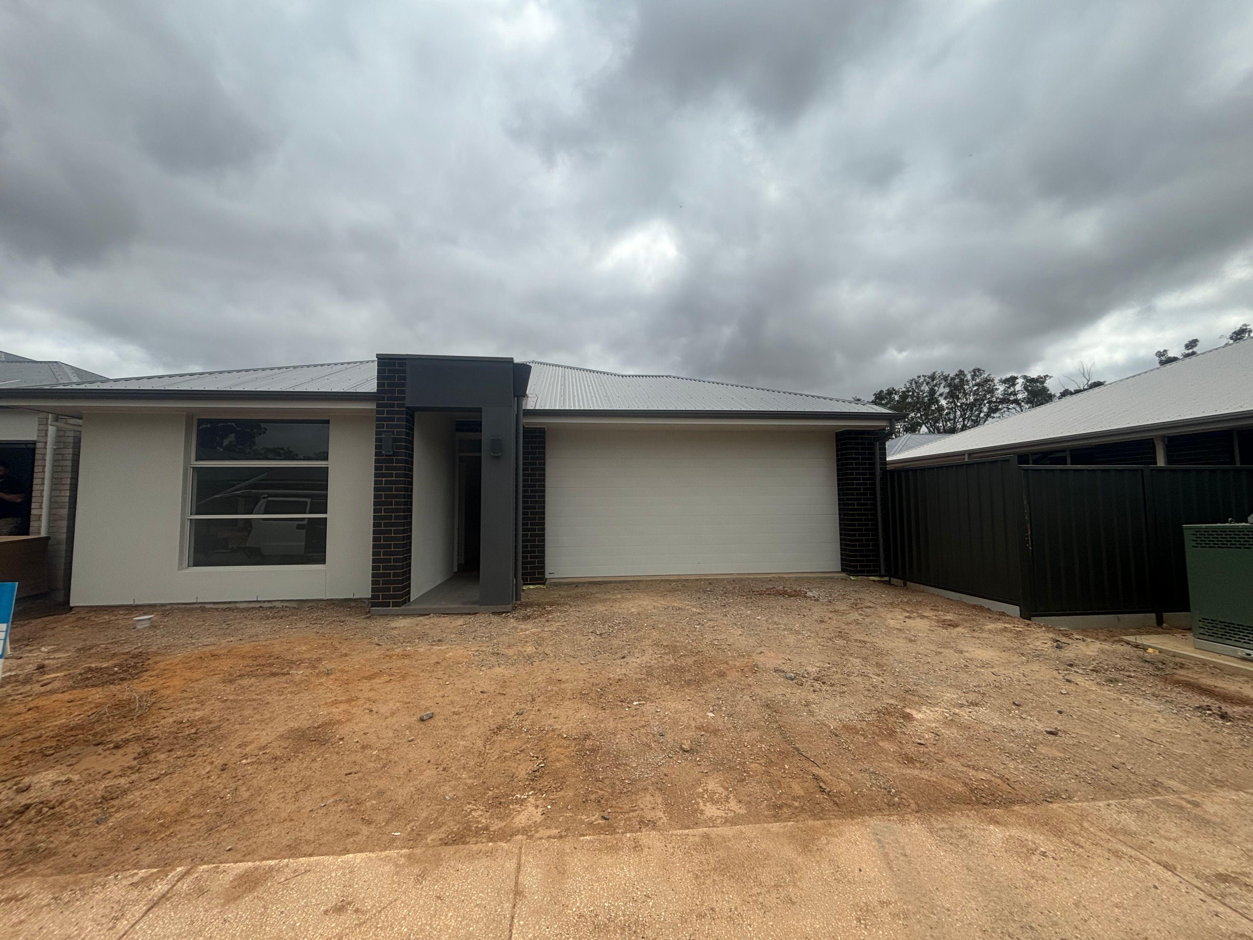 Prop-GPT: House: SA Andrews Farm, SA 5114 Modern Comfort and Convenience in Andrews Farm!