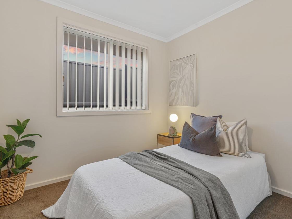 4 bedroom home available in Seaford